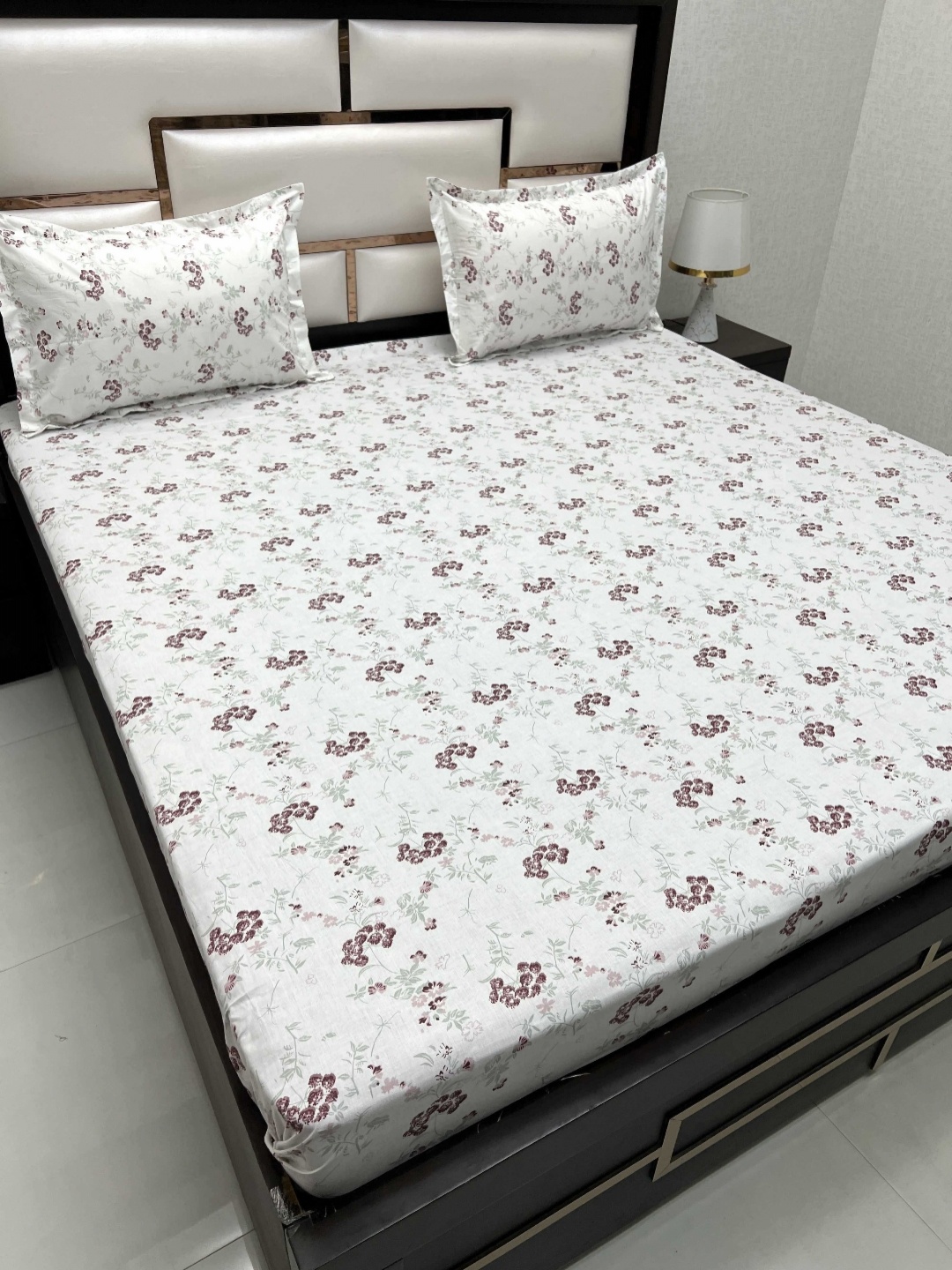Pure Decor Cotton King Size Double Bedsheet With 2 Pillow Covers 108 in X 108 in, White
Pure Decor Cotton King Size Double Bedsheet With 2 Pillow Covers 108 in X 108 in, White