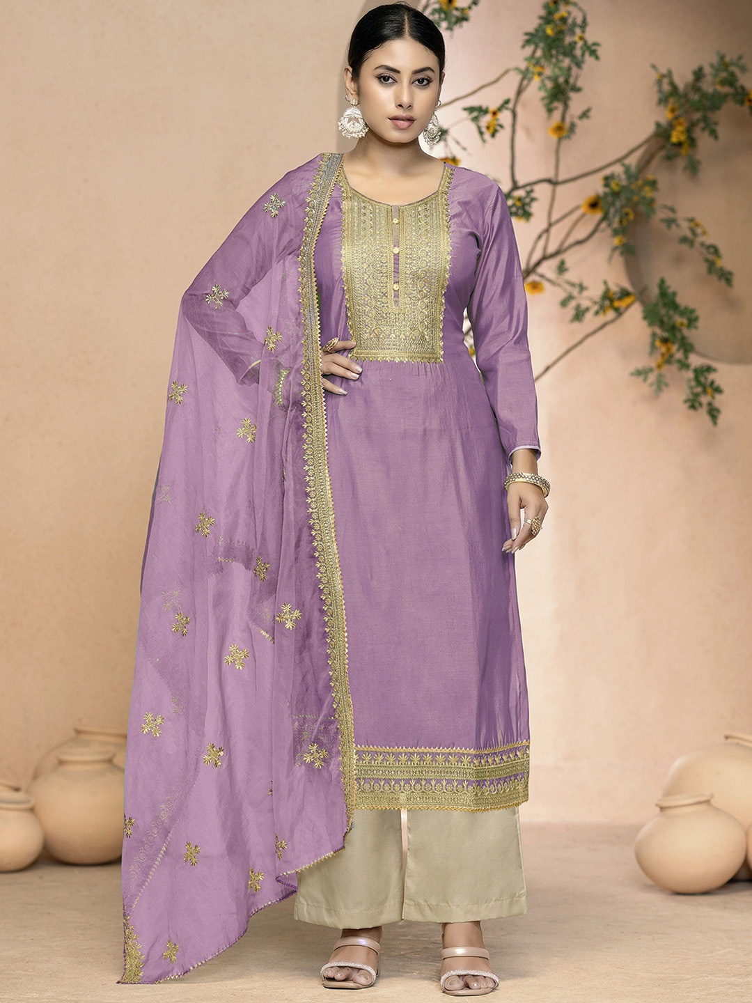 Maroosh Floral Embroidered Thread Work Zari Roman Silk Unstitched Dress Material, Purple
Maroosh Floral Embroidered Thread Work Zari Roman Silk Unstitched Dress Material, Purple