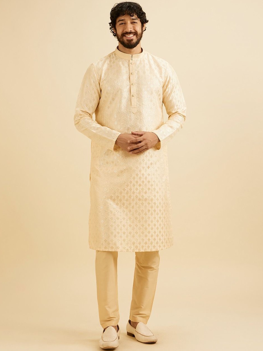 Manyavar Geometric Embroidered Sequinned Mandarin Collar Straight Kurta with Pyjamas, Beige
Manyavar Geometric Embroidered Sequinned Mandarin Collar Straight Kurta with Pyjamas, Beige