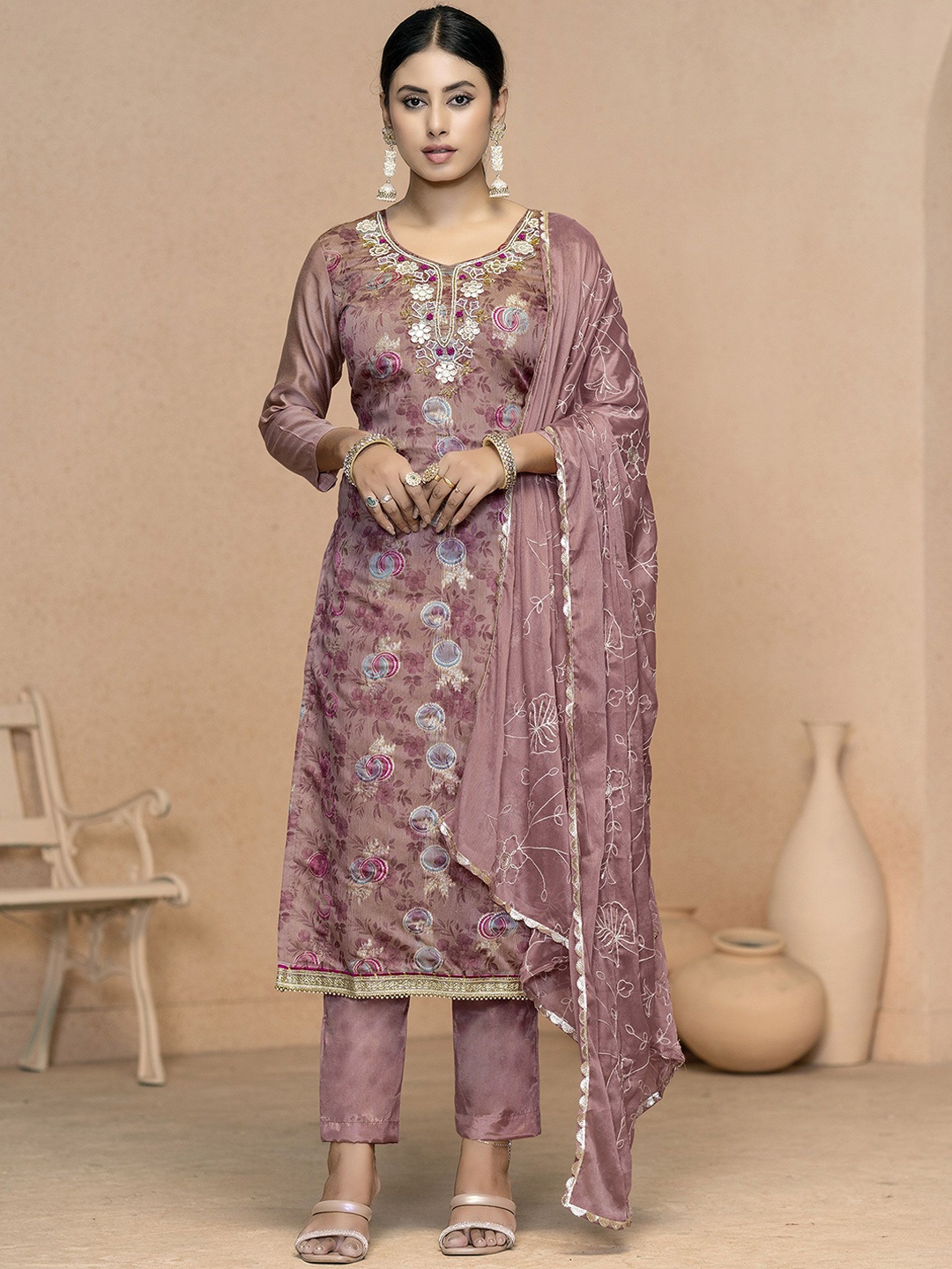 Maroosh Floral Printed Beads and Stones Banarasi Jacquard Unstitched Dress Material, Purple
Maroosh Floral Printed Beads and Stones Banarasi Jacquard Unstitched Dress Material, Purple