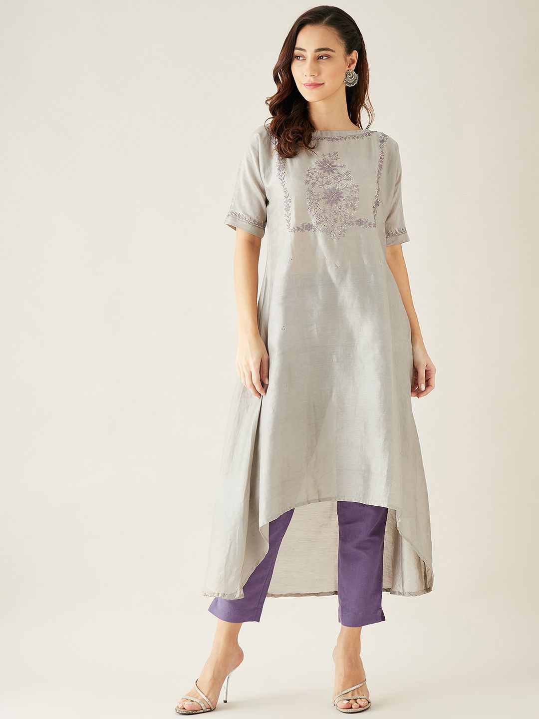 The Kaftan Company Floral Embroidered Round Neck Short Sleeves Pure Silk A-Line Kurta, Grey
The Kaftan Company Floral Embroidered Round Neck Short Sleeves Pure Silk A-Line Kurta, Grey