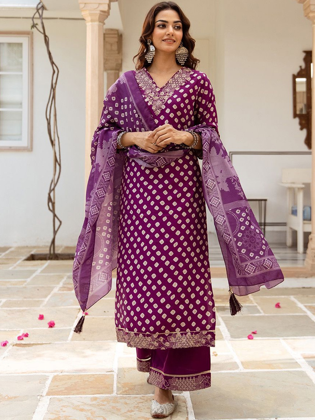 Ishin Ethnic Motifs Printed Beads & stones Straight Kurta With Palazzos & Dupatta, Purple
Ishin Ethnic Motifs Printed Beads & stones Straight Kurta With Palazzos & Dupatta, Purple