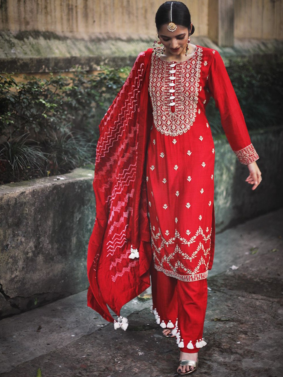 PINK CITY BY SARIKA Embroidered Thread Work Pure Silk Kurta With Trousers & Dupatta, Red
PINK CITY BY SARIKA Embroidered Thread Work Pure Silk Kurta With Trousers & Dupatta, Red