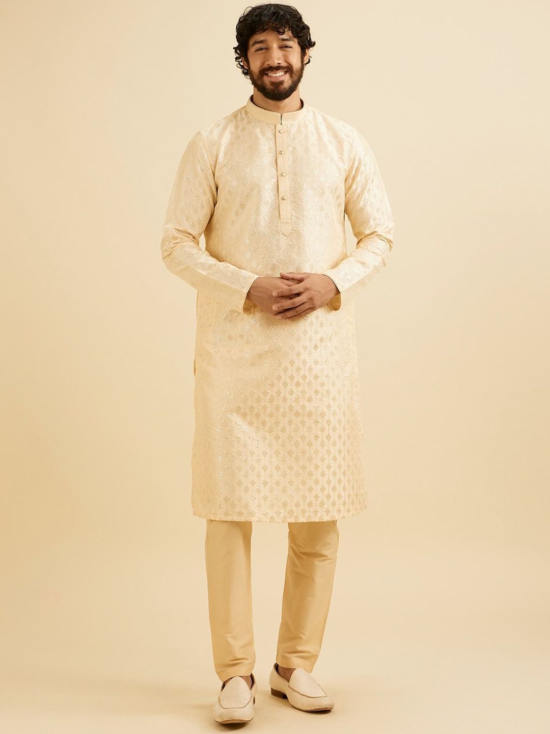 Manyavar Geometric Embroidered Sequinned Mandarin Collar Straight Kurta With Trousers, Cream
Manyavar Geometric Embroidered Sequinned Mandarin Collar Straight Kurta With Trousers, Cream