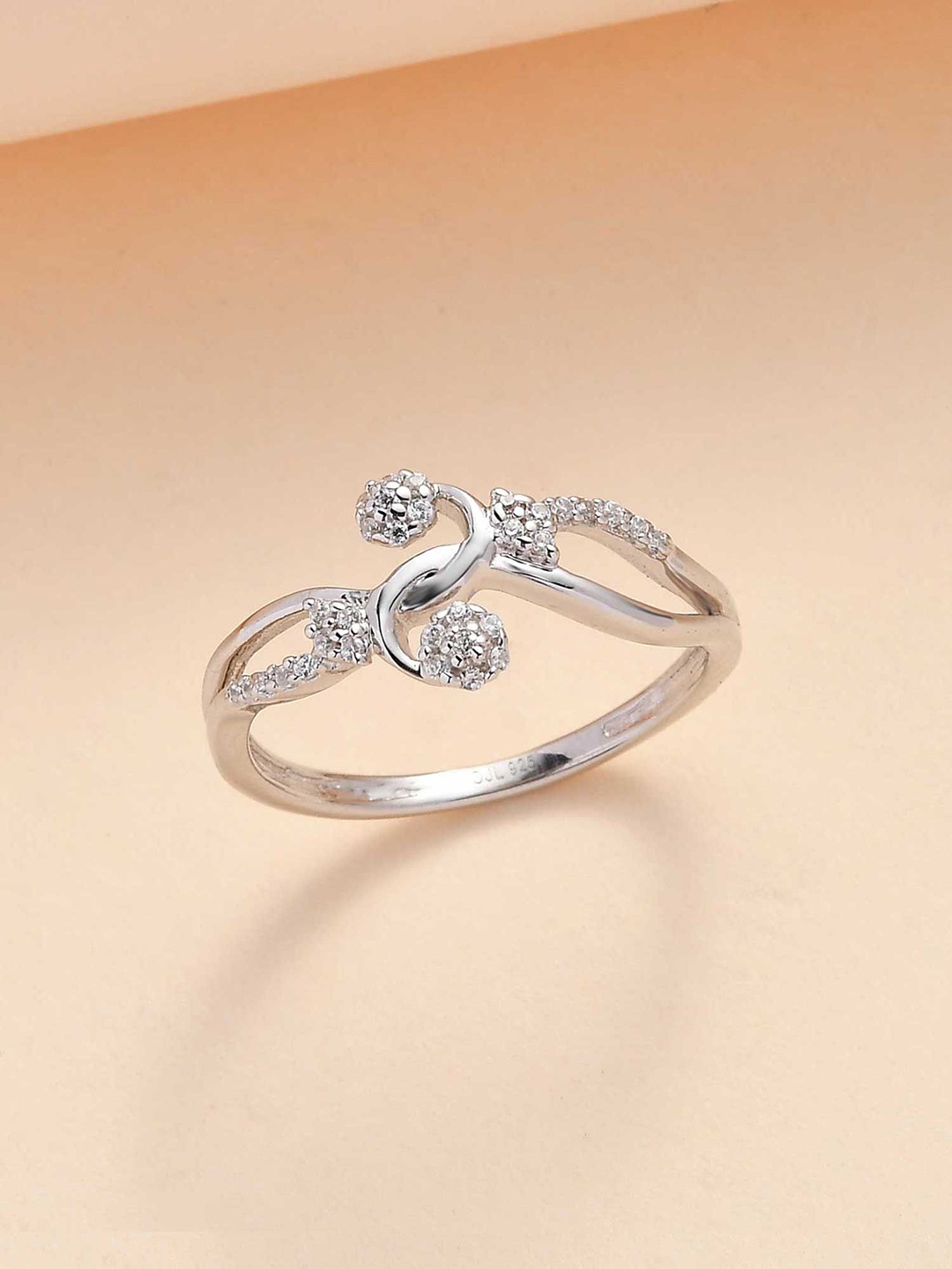 Ornate Jewels 925 Sterling Silver Rhodium-Plated American Diamond Studded Finger Ring
Ornate Jewels 925 Sterling Silver Rhodium-Plated American Diamond Studded Finger Ring