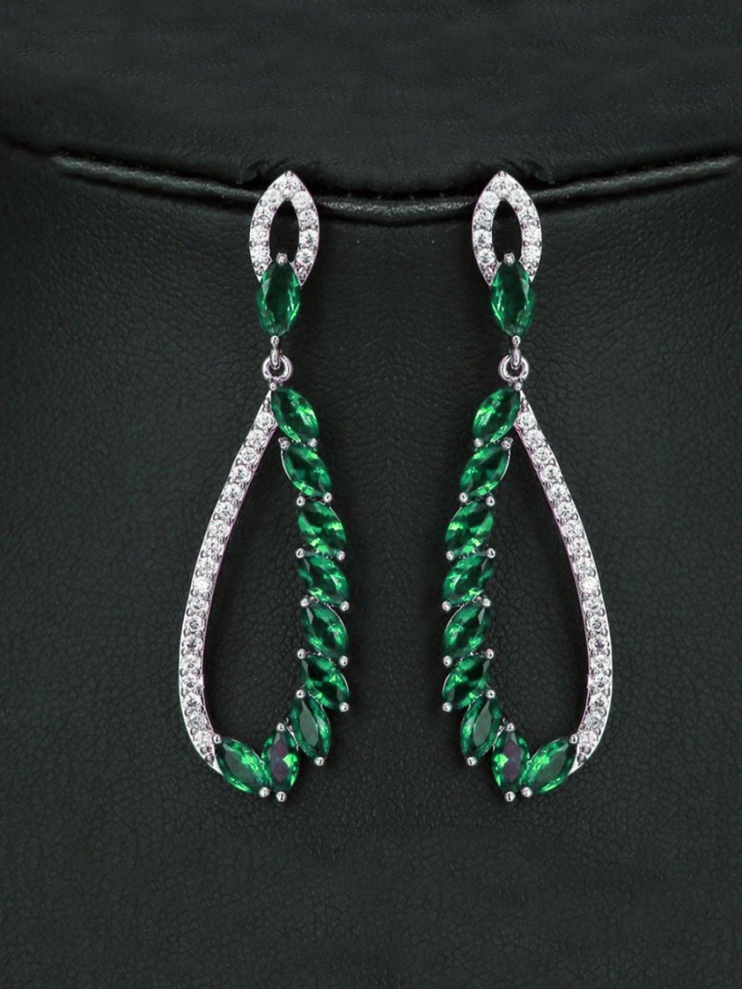 YouBella Silver-Plated Artificial Stones Studded Jadu Contemporary Drop Earrings, Green
YouBella Silver-Plated Artificial Stones Studded Jadu Contemporary Drop Earrings, Green