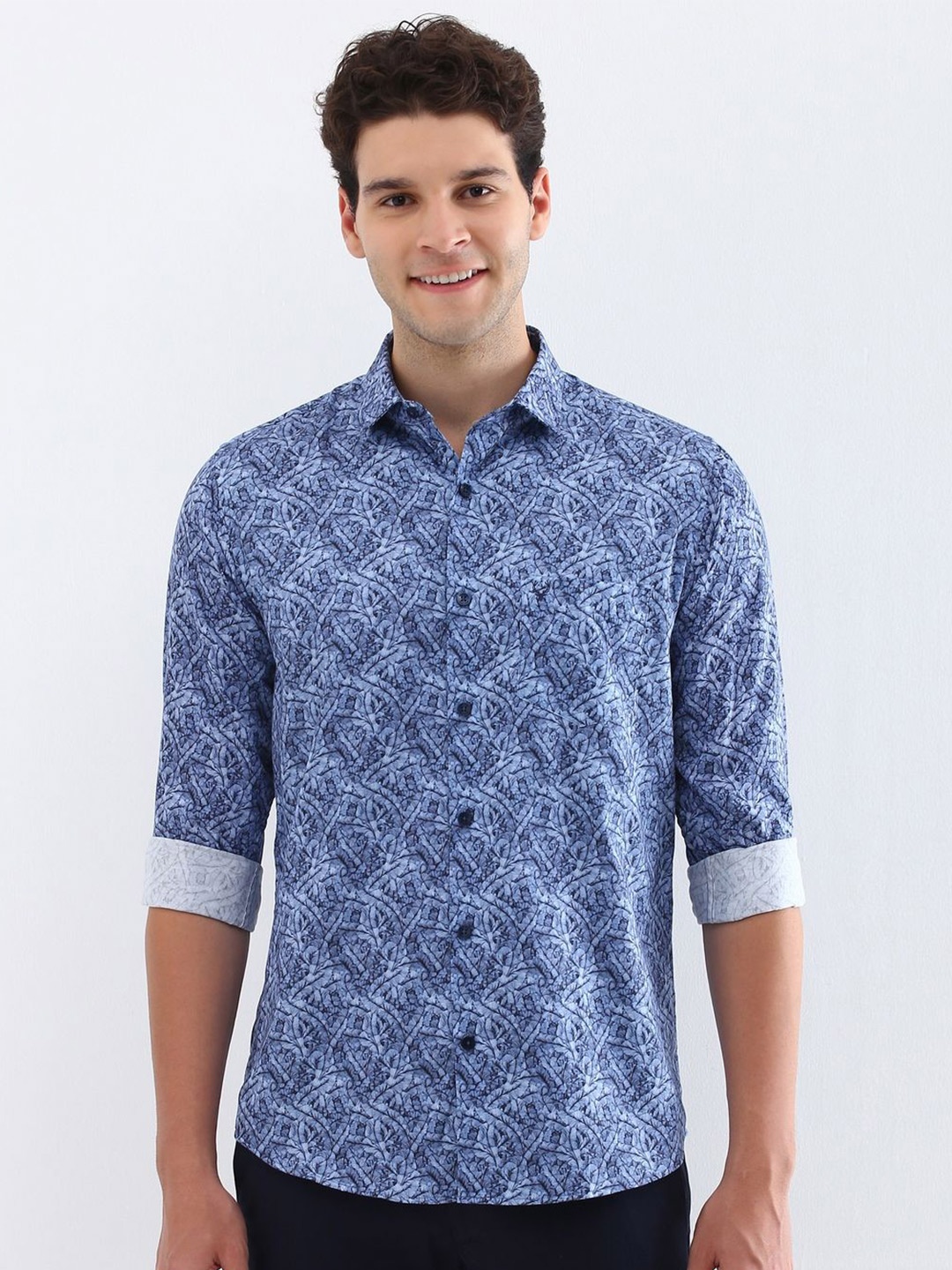 Allen Solly Men Classic Spread Collar Floral Printed Cotton Slim Fit Casual Shirt, Navy blue
Allen Solly Men Classic Spread Collar Floral Printed Cotton Slim Fit Casual Shirt, Navy blue