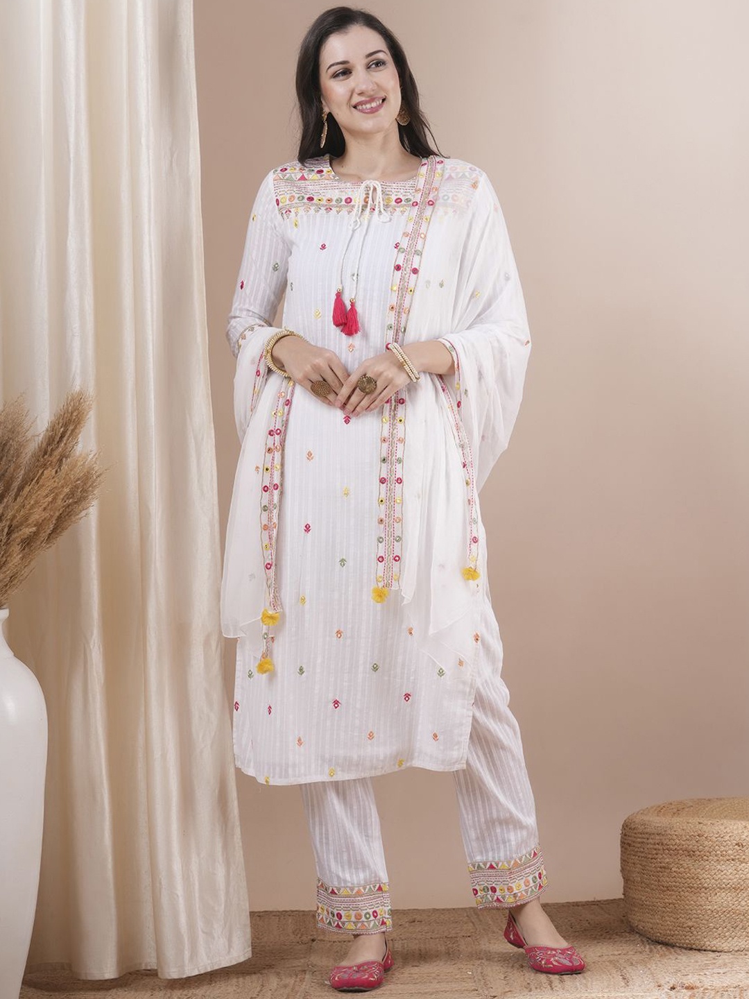 FASHOR White Floral Embroidered Regular Mirror Work Pure Cotton Kurta & Trouser & Dupatta
FASHOR White Floral Embroidered Regular Mirror Work Pure Cotton Kurta & Trouser & Dupatta