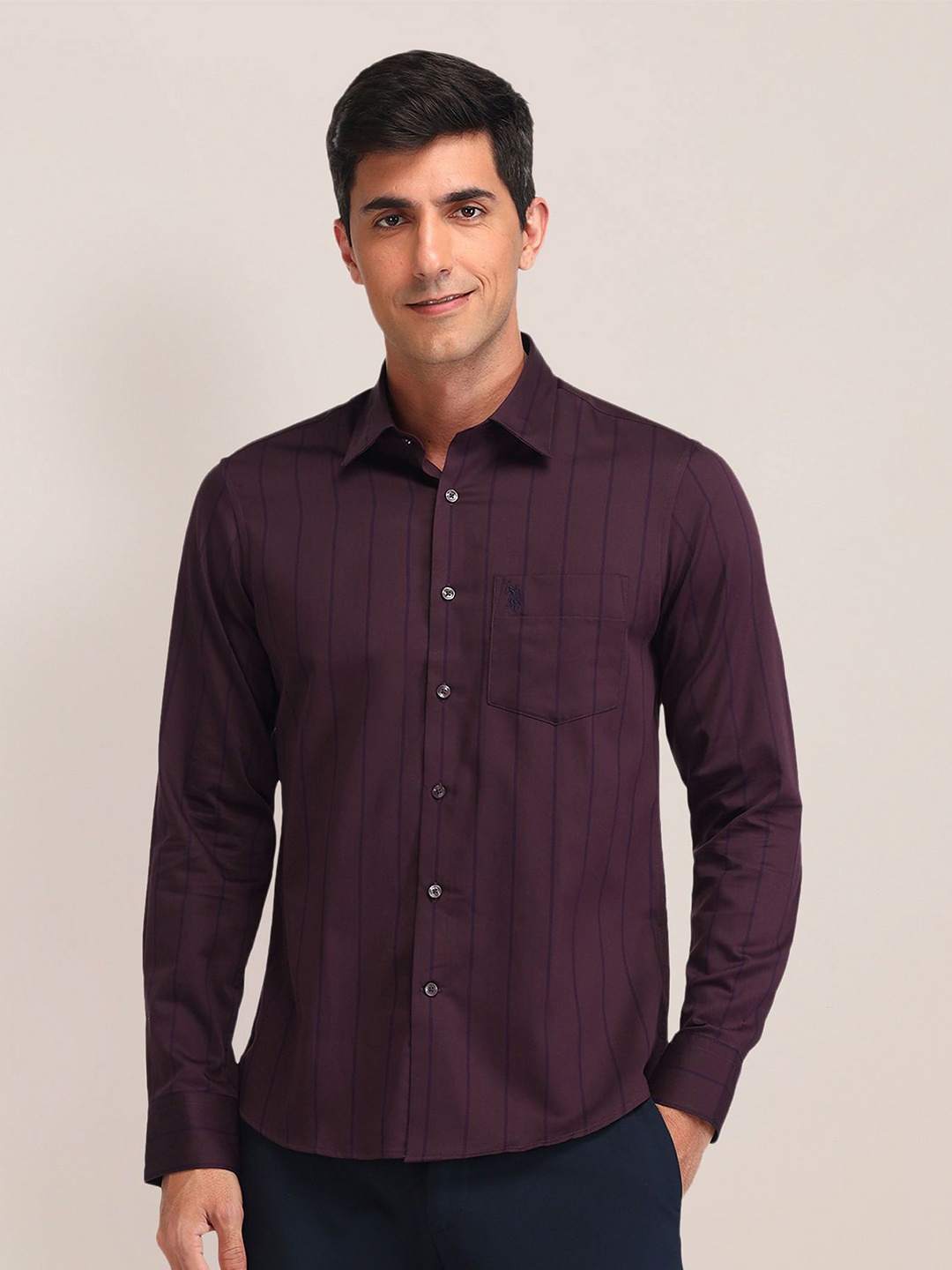 U.S. Polo Assn. Men Cutaway Collar Vertical Striped Cotton Tailored Fit Casual Shirt, Purple
U.S. Polo Assn. Men Cutaway Collar Vertical Striped Cotton Tailored Fit Casual Shirt, Purple