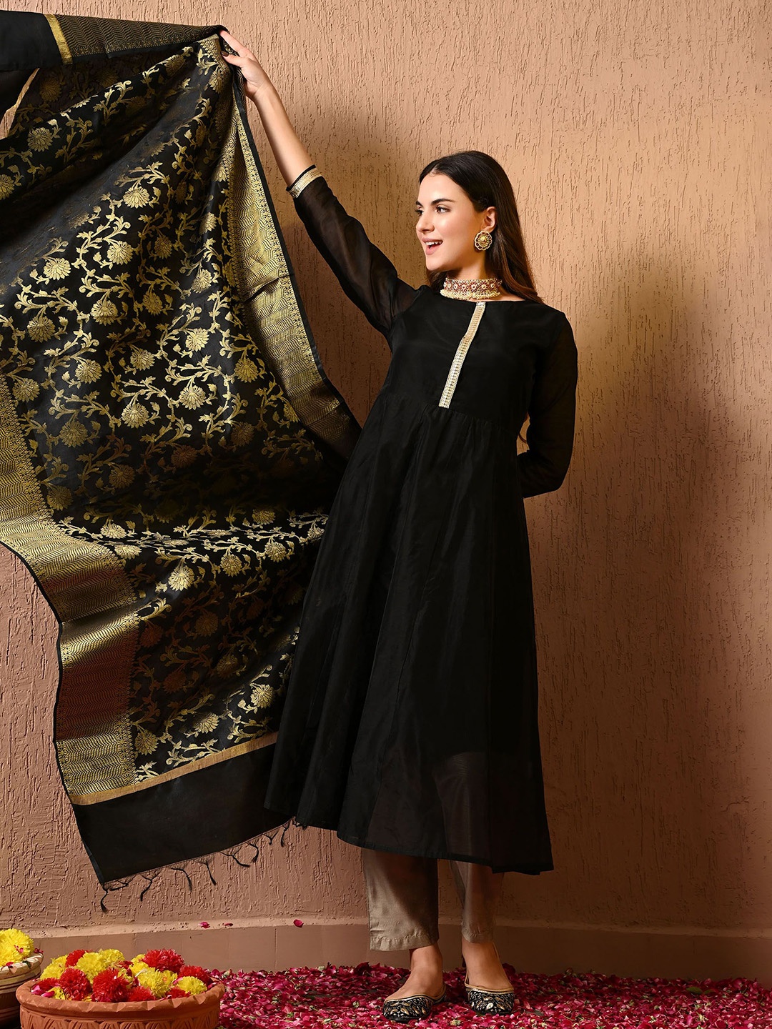 DECKEDUP Round Neck Regular Chanderi Cotton Anarkali Kurta with Trousers & Dupatta, Black
DECKEDUP Round Neck Regular Chanderi Cotton Anarkali Kurta with Trousers & Dupatta, Black