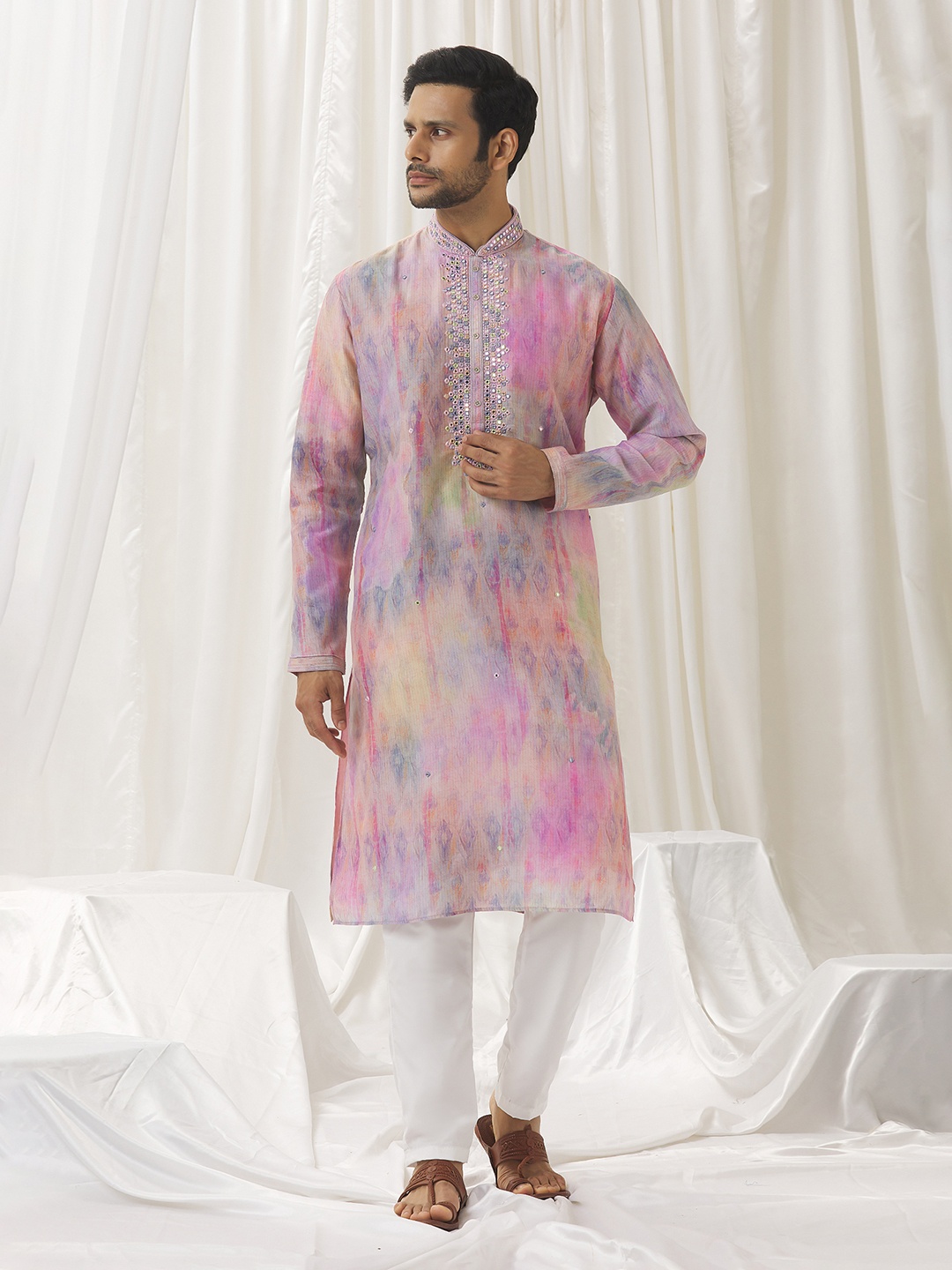 Alaya Advani Floral Embroidered Mirror Work Mandarin Collar Kurta With Trousers, Purple
Alaya Advani Floral Embroidered Mirror Work Mandarin Collar Kurta With Trousers, Purple