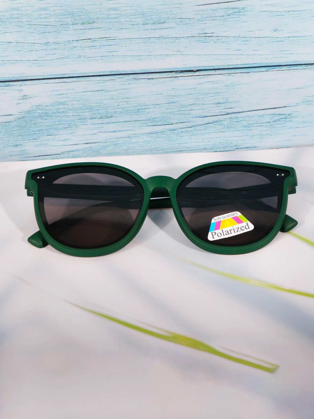 DukieKooky Unisex Kids Oversized Sunglasses with Polarised and UV Protected Lens, Black
DukieKooky Unisex Kids Oversized Sunglasses with Polarised and UV Protected Lens, Black