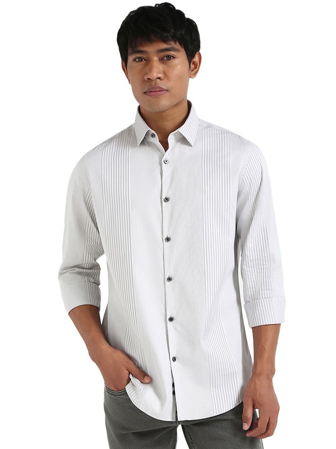 Calvin Klein Jeans Men Spread Collar Vertical Striped Cotton Slim Fit Casual Shirt, White
Calvin Klein Jeans Men Spread Collar Vertical Striped Cotton Slim Fit Casual Shirt, White