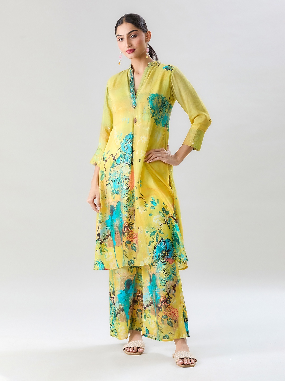 Samyukta Singhania Floral Printed Mandarin Collar Sequinned Raw Silk Kurta with Palazzos, Yellow
Samyukta Singhania Floral Printed Mandarin Collar Sequinned Raw Silk Kurta with Palazzos, Yellow