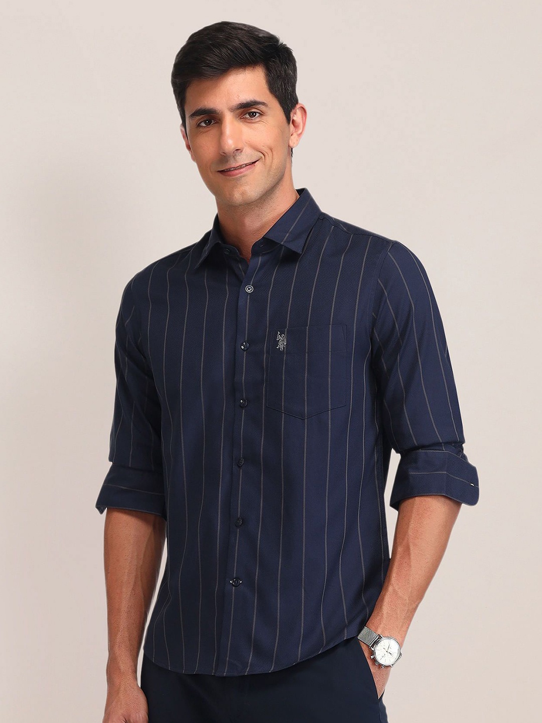 U.S. Polo Assn. Men Cutaway Collar Vertical Striped Cotton Tailored Fit Casual Shirt, Blue
U.S. Polo Assn. Men Cutaway Collar Vertical Striped Cotton Tailored Fit Casual Shirt, Blue