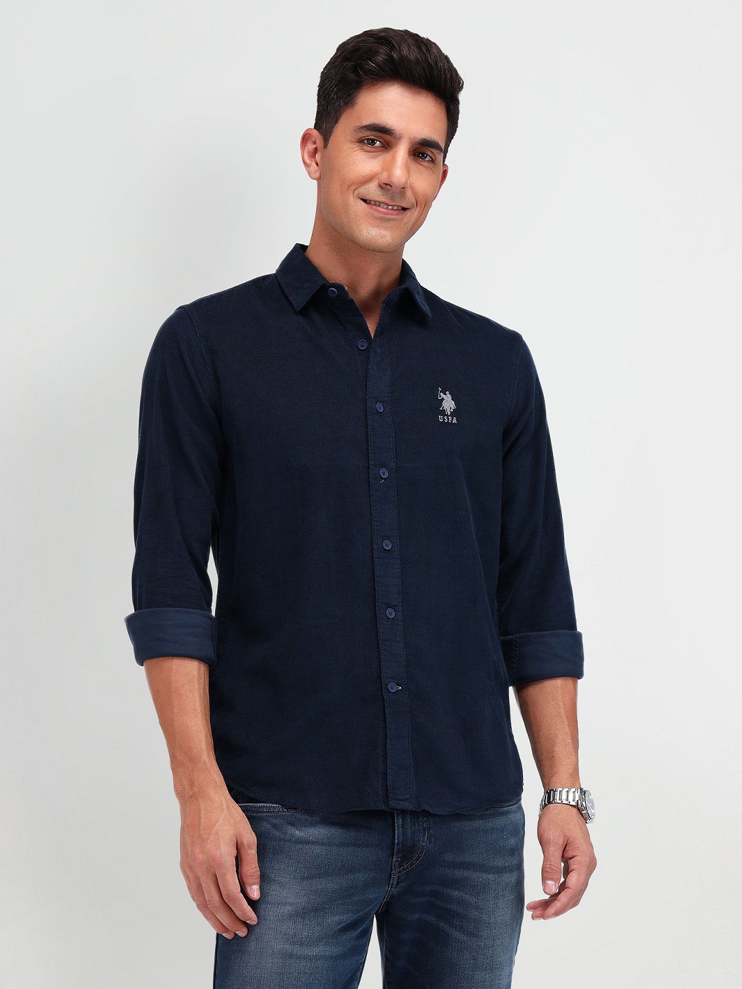 U.S. Polo Assn. Denim Co. Men Cutaway Collar Solid Cotton Slim Fit Casual Shirt, Blue
U.S. Polo Assn. Denim Co. Men Cutaway Collar Solid Cotton Slim Fit Casual Shirt, Blue