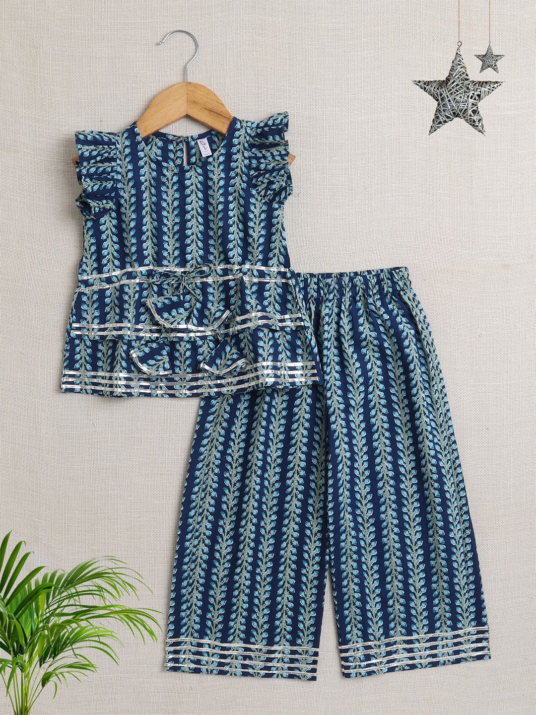 The Magic Wand Girls Floral Printed Round Neck Sleeveless Pure Cotton Top & Palazzo, Navy blue
The Magic Wand Girls Floral Printed Round Neck Sleeveless Pure Cotton Top & Palazzo, Navy blue