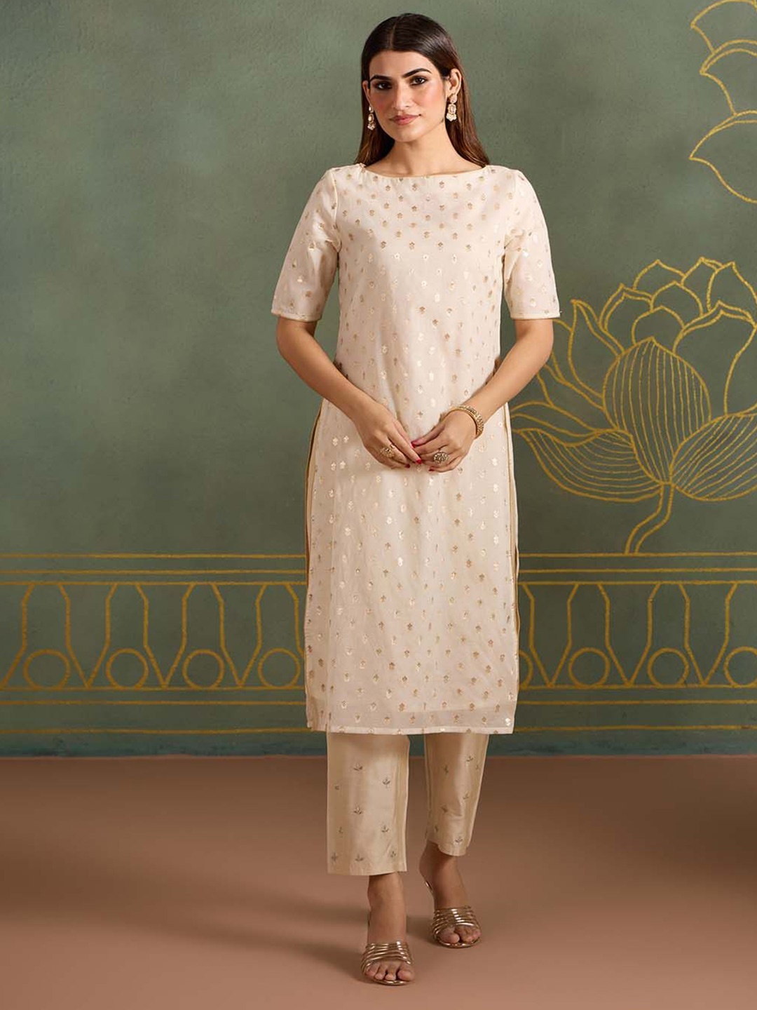 Likha Floral Floral Woven Design Straight Round Neck Short Sleeves Chanderi Silk Kurta, Off white
Likha Floral Floral Woven Design Straight Round Neck Short Sleeves Chanderi Silk Kurta, Off white