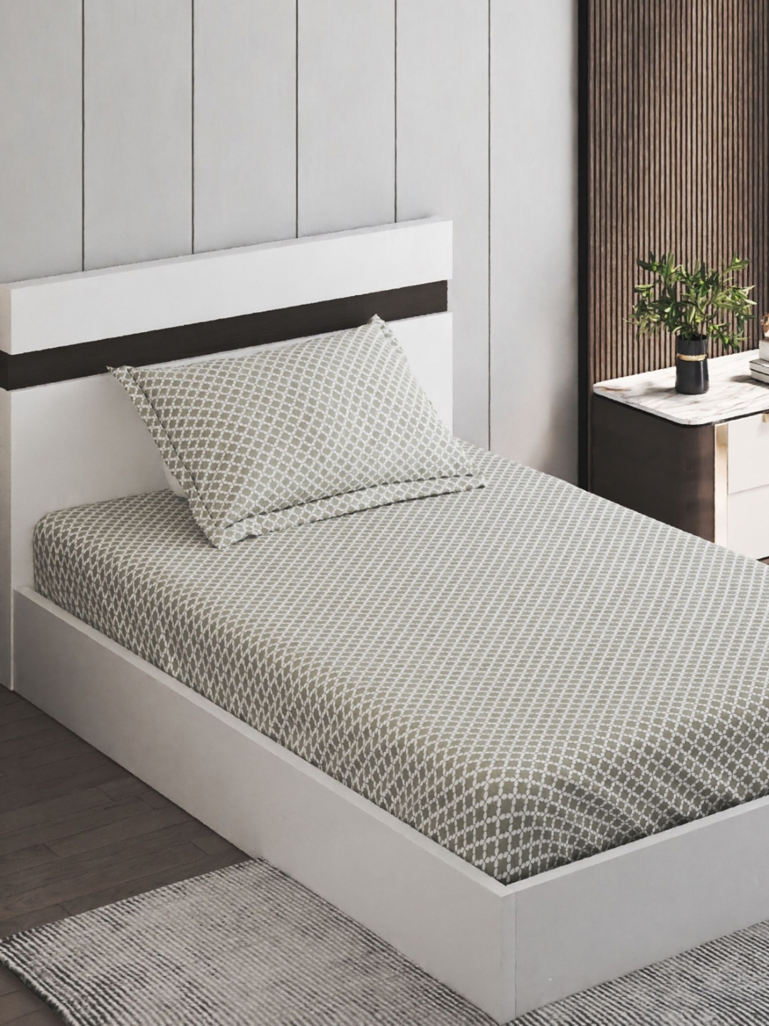 Home Centre Oxford Grey & White Printed Cotton 144 TC Single Bedsheet Set-2.28 m x 1.52 m
Home Centre Oxford Grey & White Printed Cotton 144 TC Single Bedsheet Set-2.28 m x 1.52 m