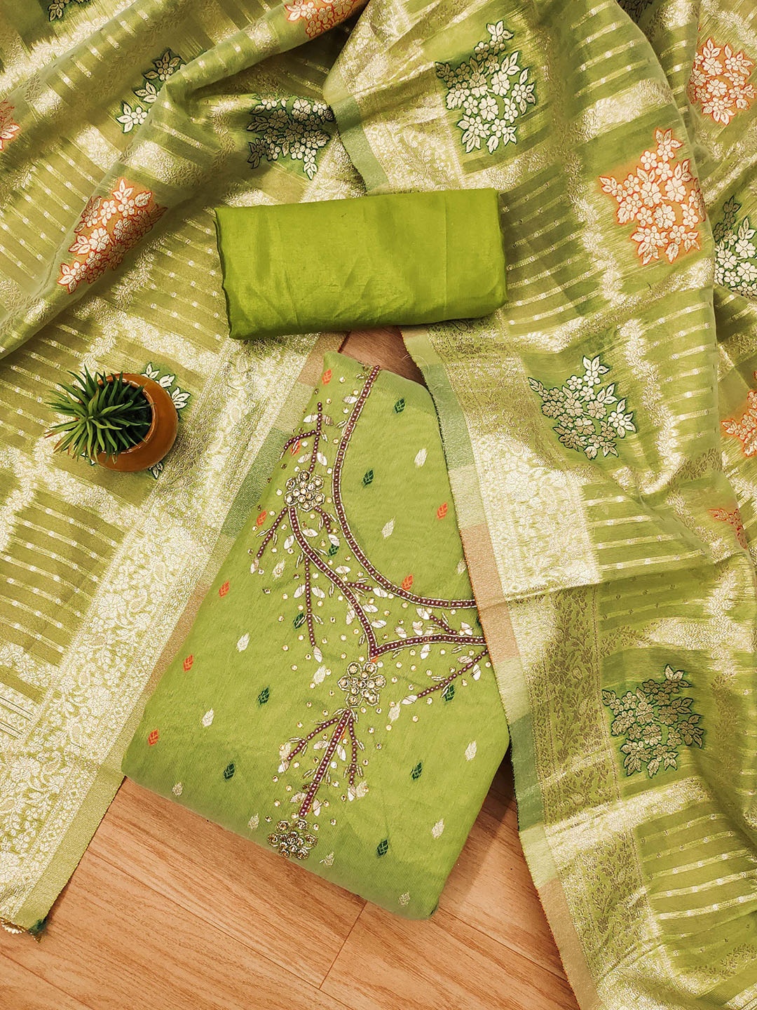 MANVAA Floral Embellished Beads and Stones Simmer Jacquard Unstitched Dress Material, Green
MANVAA Floral Embellished Beads and Stones Simmer Jacquard Unstitched Dress Material, Green