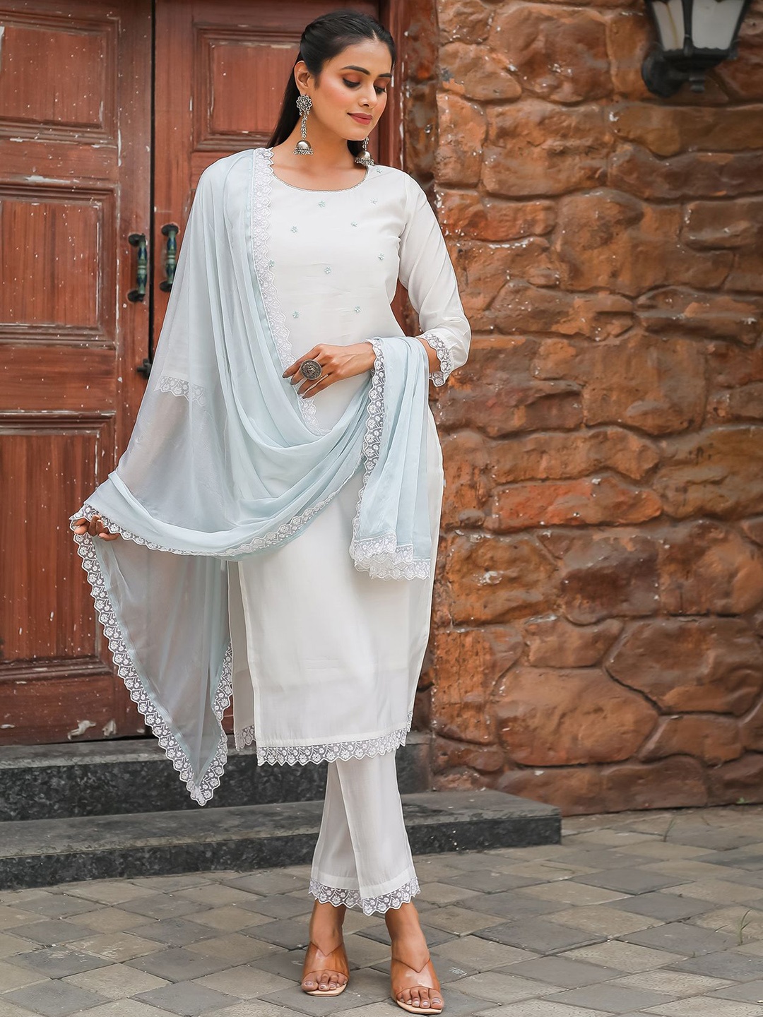 KALINI Floral Embroidered Beads & Stones Straight Kurta With Trousers & Dupatta, White
KALINI Floral Embroidered Beads & Stones Straight Kurta With Trousers & Dupatta, White