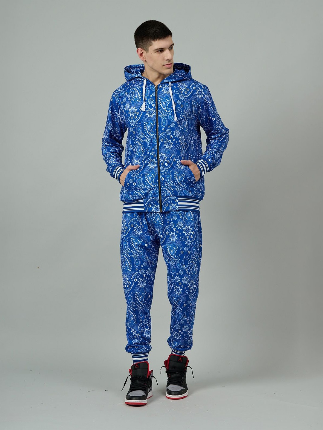 GO DEVIL Paisley Printed Hooded Oversized Woollen Fleece Sweatshirt With Jogger, Blue
GO DEVIL Paisley Printed Hooded Oversized Woollen Fleece Sweatshirt With Jogger, Blue