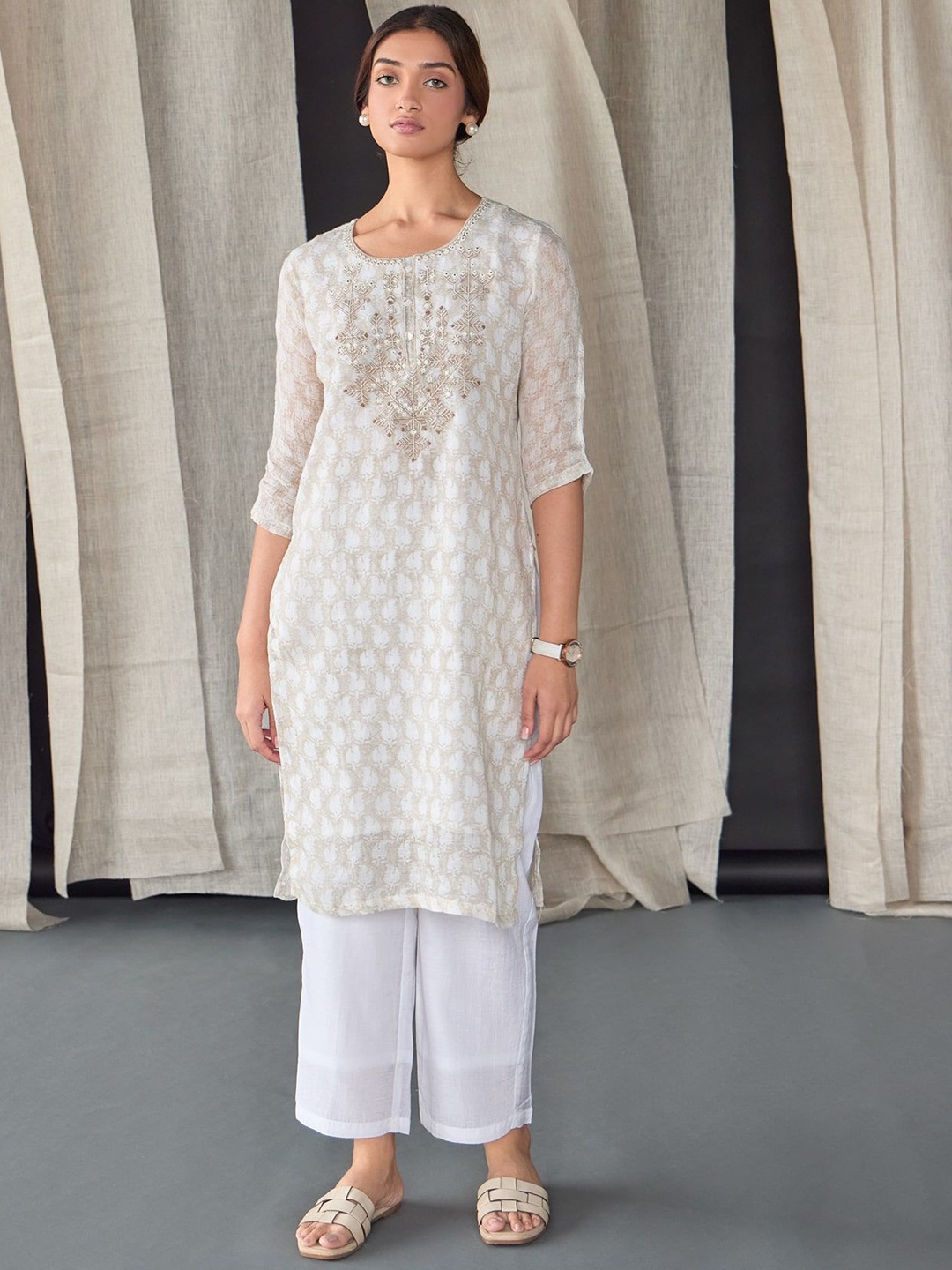 Bombay Bloom Ethnic Motifs Printed Round Neck Linen Straight Kurta With Trousers, Off white
Bombay Bloom Ethnic Motifs Printed Round Neck Linen Straight Kurta With Trousers, Off white