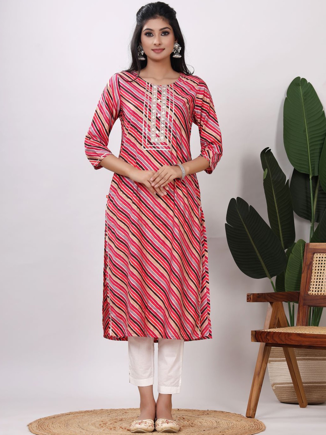 Chandbaali Leheriya Printed Round Neck Gotta Patti Silk Straight Kurta, Magenta
Chandbaali Leheriya Printed Round Neck Gotta Patti Silk Straight Kurta, Magenta