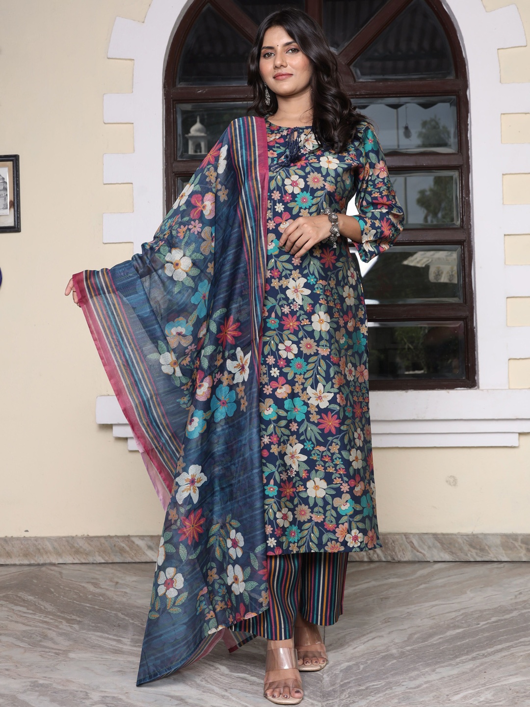 VASVI Floral Printed Tie-Up Neck Regular Chanderi Cotton Kurta With Palazzo With Dupatta, Navy blue
VASVI Floral Printed Tie-Up Neck Regular Chanderi Cotton Kurta With Palazzo With Dupatta, Navy blue