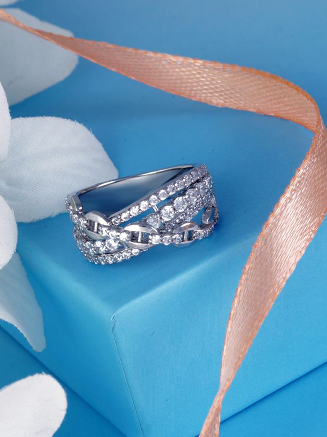 Tuanz Silver Jewelry 925 Sterling Silver CZ Stone Studded Reena Link Eternity Finger Ring
Tuanz Silver Jewelry 925 Sterling Silver CZ Stone Studded Reena Link Eternity Finger Ring