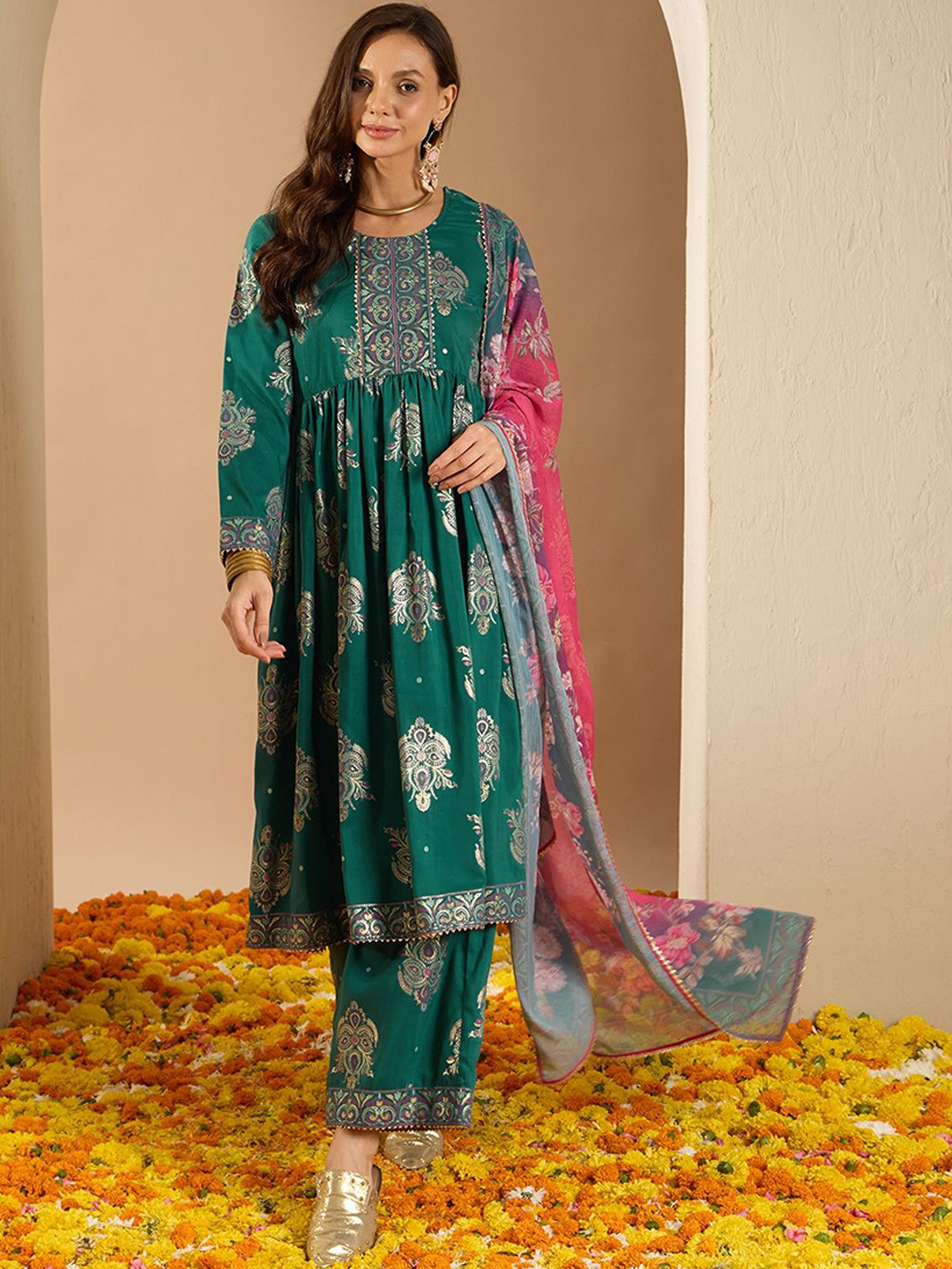 ZIYAA Green Floral Printed Round Neck Regular Anarkali Kurta With Palazzo With Dupatta
ZIYAA Green Floral Printed Round Neck Regular Anarkali Kurta With Palazzo With Dupatta
