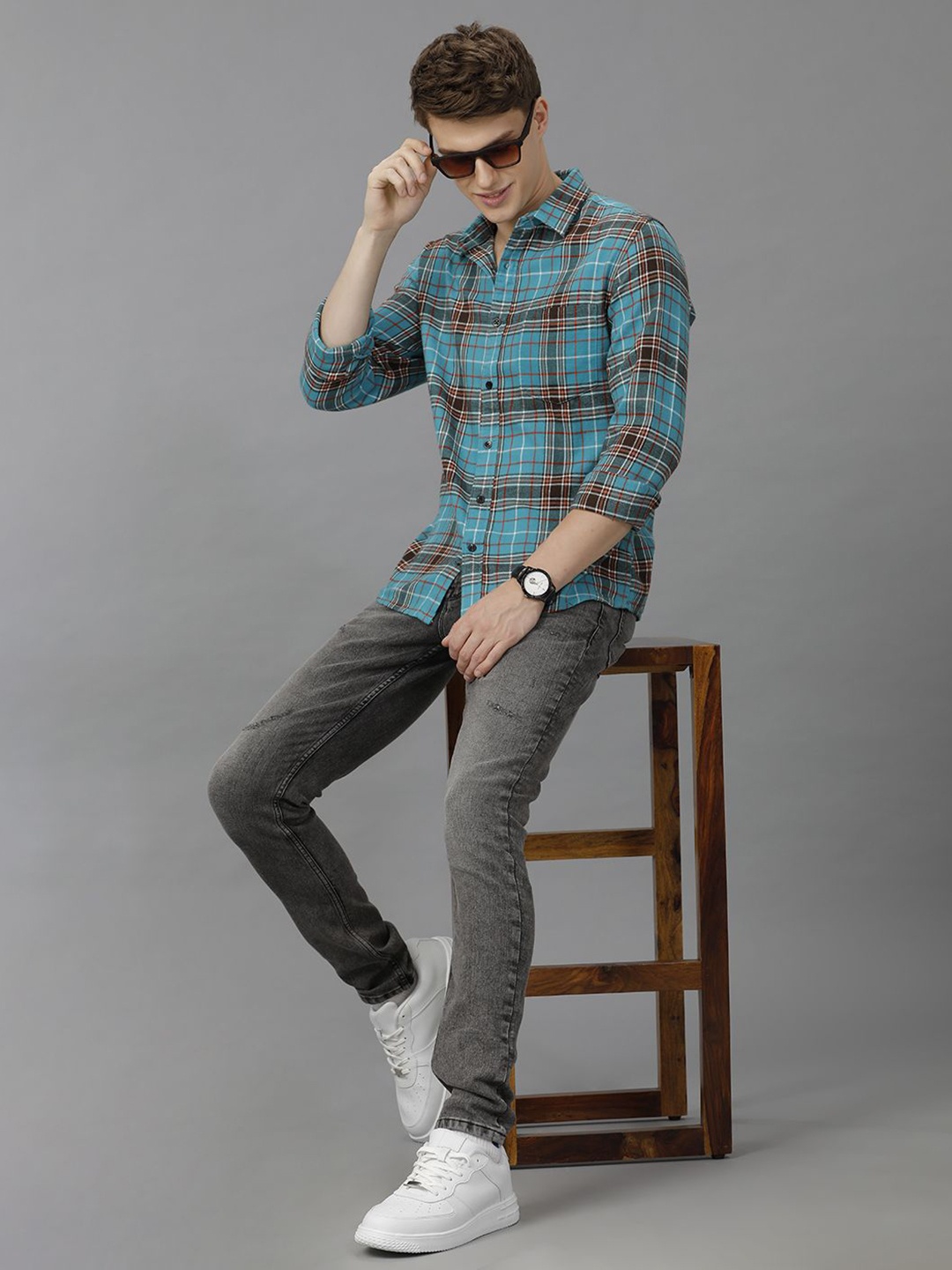 Voi Jeans Men Classic Spread Collar Tartan Checked Cotton Slim Fit Casual Shirt, Green
Voi Jeans Men Classic Spread Collar Tartan Checked Cotton Slim Fit Casual Shirt, Green