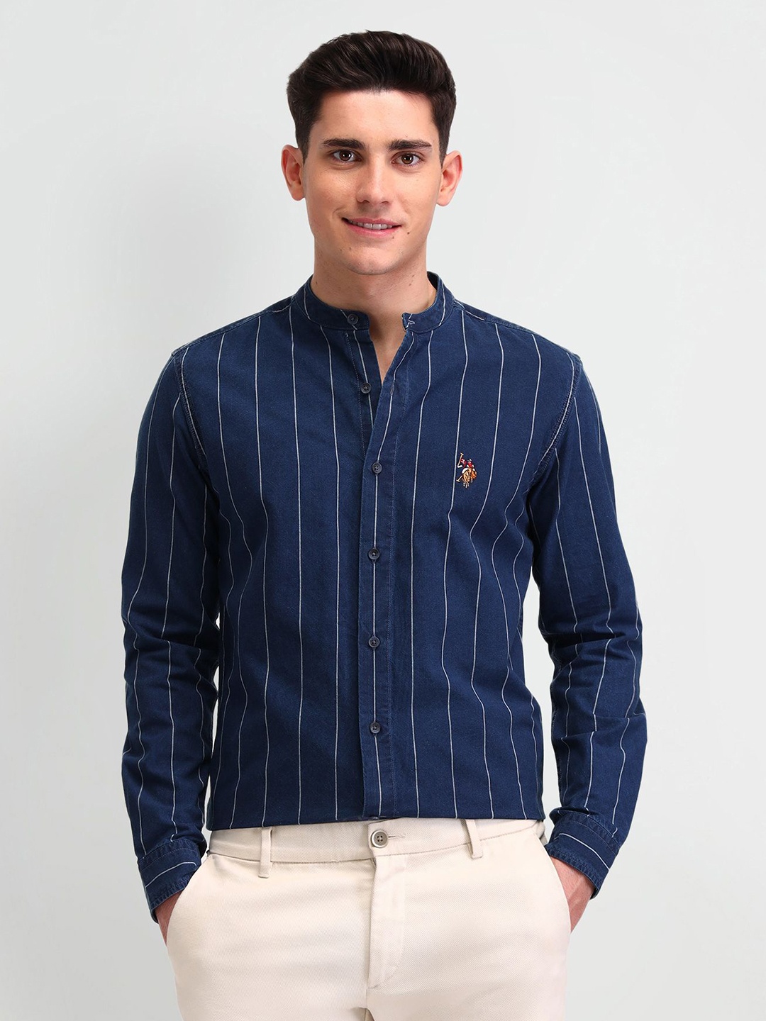 U.S. Polo Assn. Denim Co. Men Manhattan Vertical Striped Cotton Slim Fit Casual Shirt, Blue
U.S. Polo Assn. Denim Co. Men Manhattan Vertical Striped Cotton Slim Fit Casual Shirt, Blue