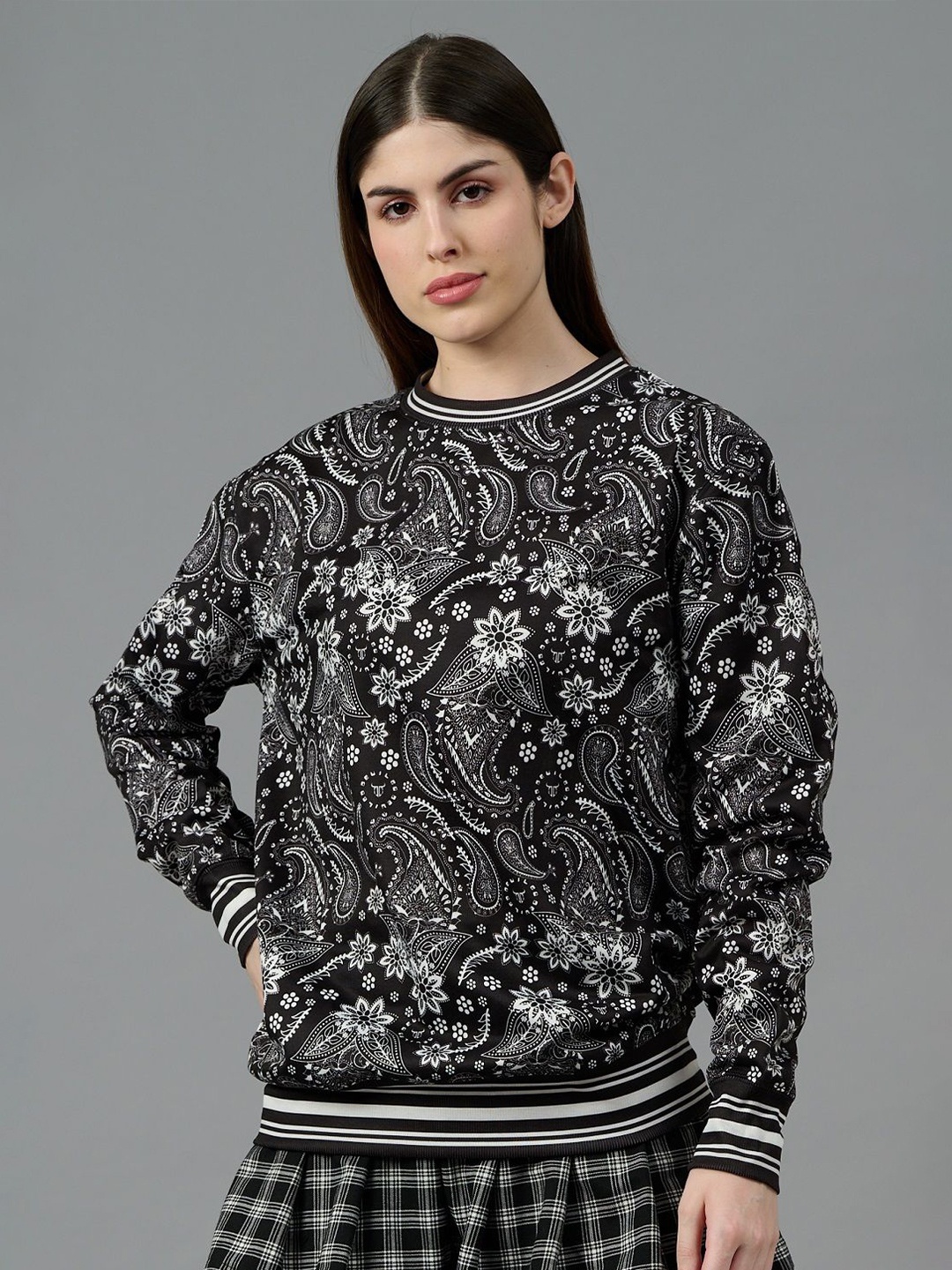 GO DEVIL Women Ethnic Motifs Printed Woollen Oversized Round Neck Long Sleeves Sweatshirt, Black
GO DEVIL Women Ethnic Motifs Printed Woollen Oversized Round Neck Long Sleeves Sweatshirt, Black
