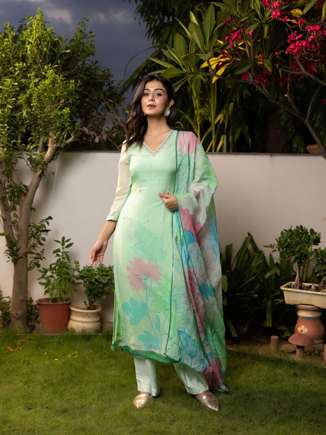 Ambraee Floral Printed Thread Work Organza A-Line Kurta With Trouser & Dupatta, Green
Ambraee Floral Printed Thread Work Organza A-Line Kurta With Trouser & Dupatta, Green