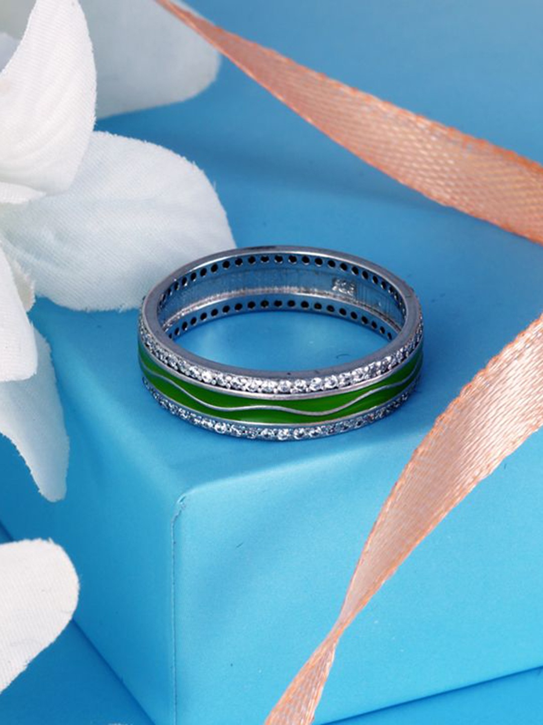 Tuanz Silver Jewelry Eternal Enamel 925 Sterling Silver Rhodium-Plated CZ-Studded Ring
Tuanz Silver Jewelry Eternal Enamel 925 Sterling Silver Rhodium-Plated CZ-Studded Ring