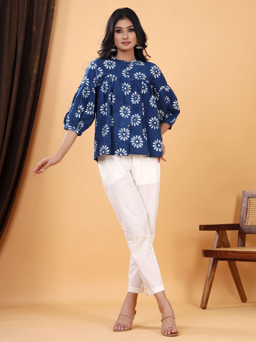 Chandbaali Women Floral Printed Cotton Round Neck Cuffed Sleeves Empire Top, Navy blue
Chandbaali Women Floral Printed Cotton Round Neck Cuffed Sleeves Empire Top, Navy blue