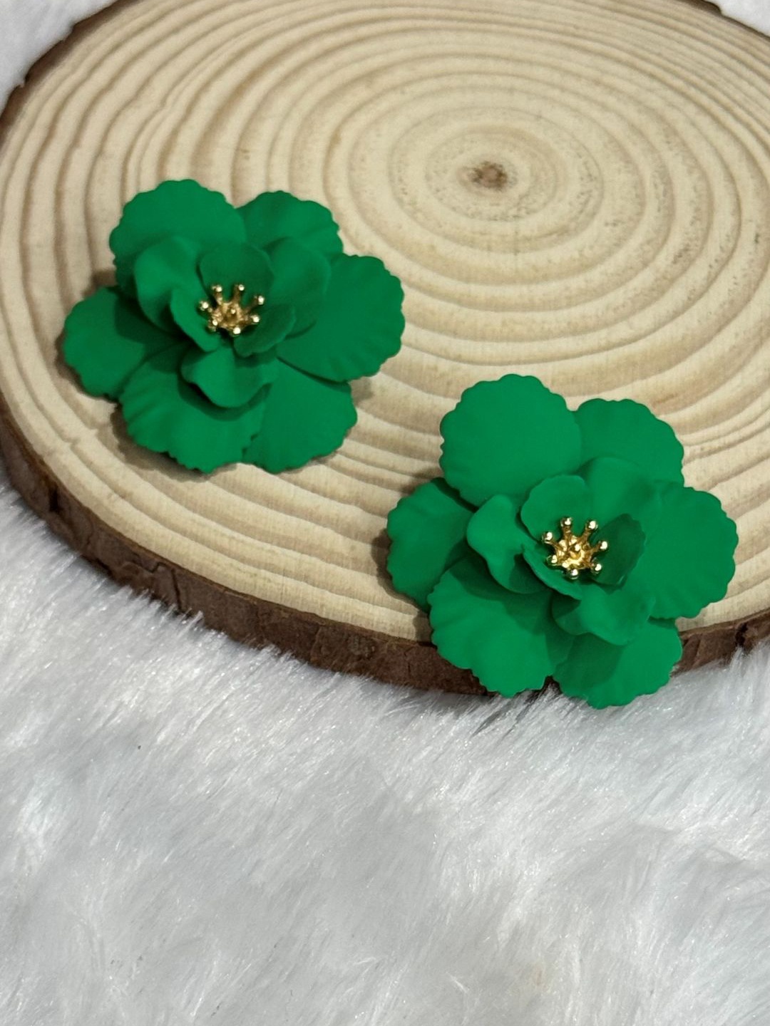 The Jewellery Tale Gold-Plated Gemstones Studded & Pearls Beaded Floral Bali Studs, Green
The Jewellery Tale Gold-Plated Gemstones Studded & Pearls Beaded Floral Bali Studs, Green