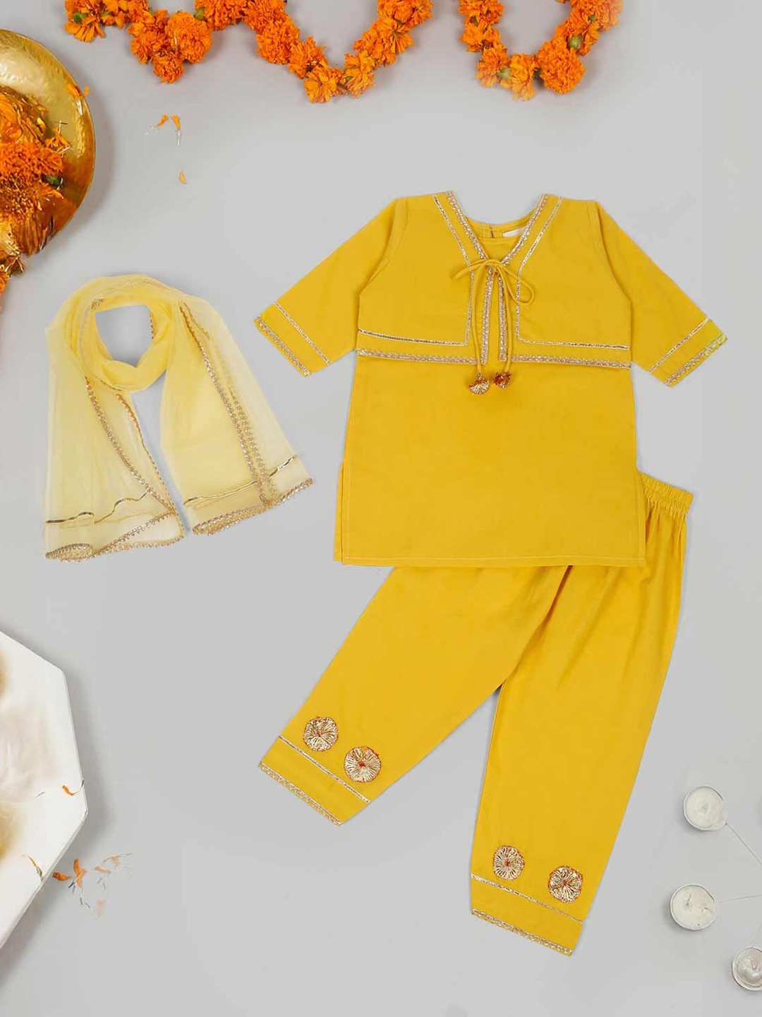 LITTLE GINNIE Girls V-Neck Regular Pure Cotton Kurta With Trouser With Dupatta, Yellow
LITTLE GINNIE Girls V-Neck Regular Pure Cotton Kurta With Trouser With Dupatta, Yellow