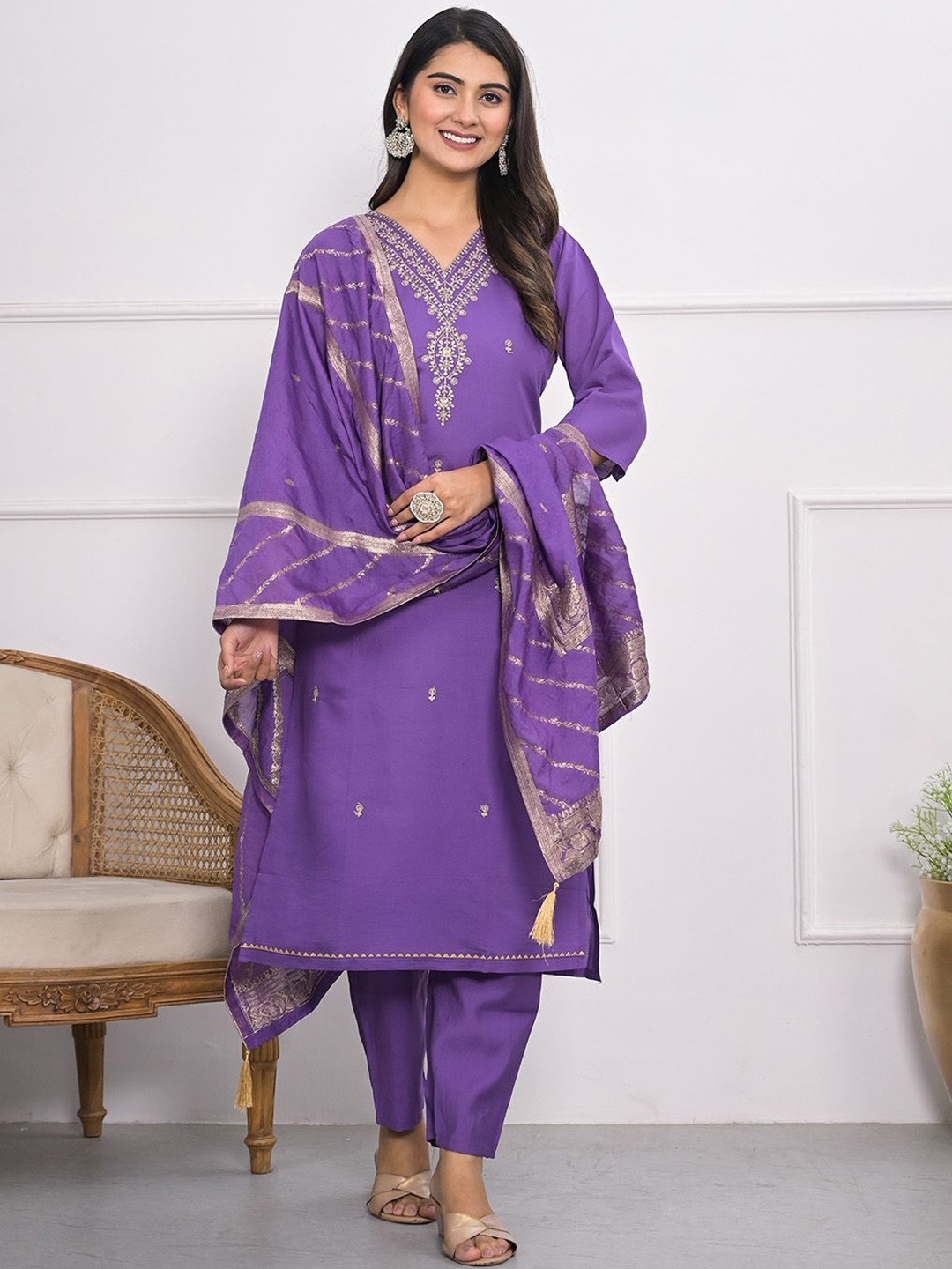 Ishin V-Neck Floral Yoke Design Thread Work Straight Kurta with Trouser & Dupatta, Purple
Ishin V-Neck Floral Yoke Design Thread Work Straight Kurta with Trouser & Dupatta, Purple