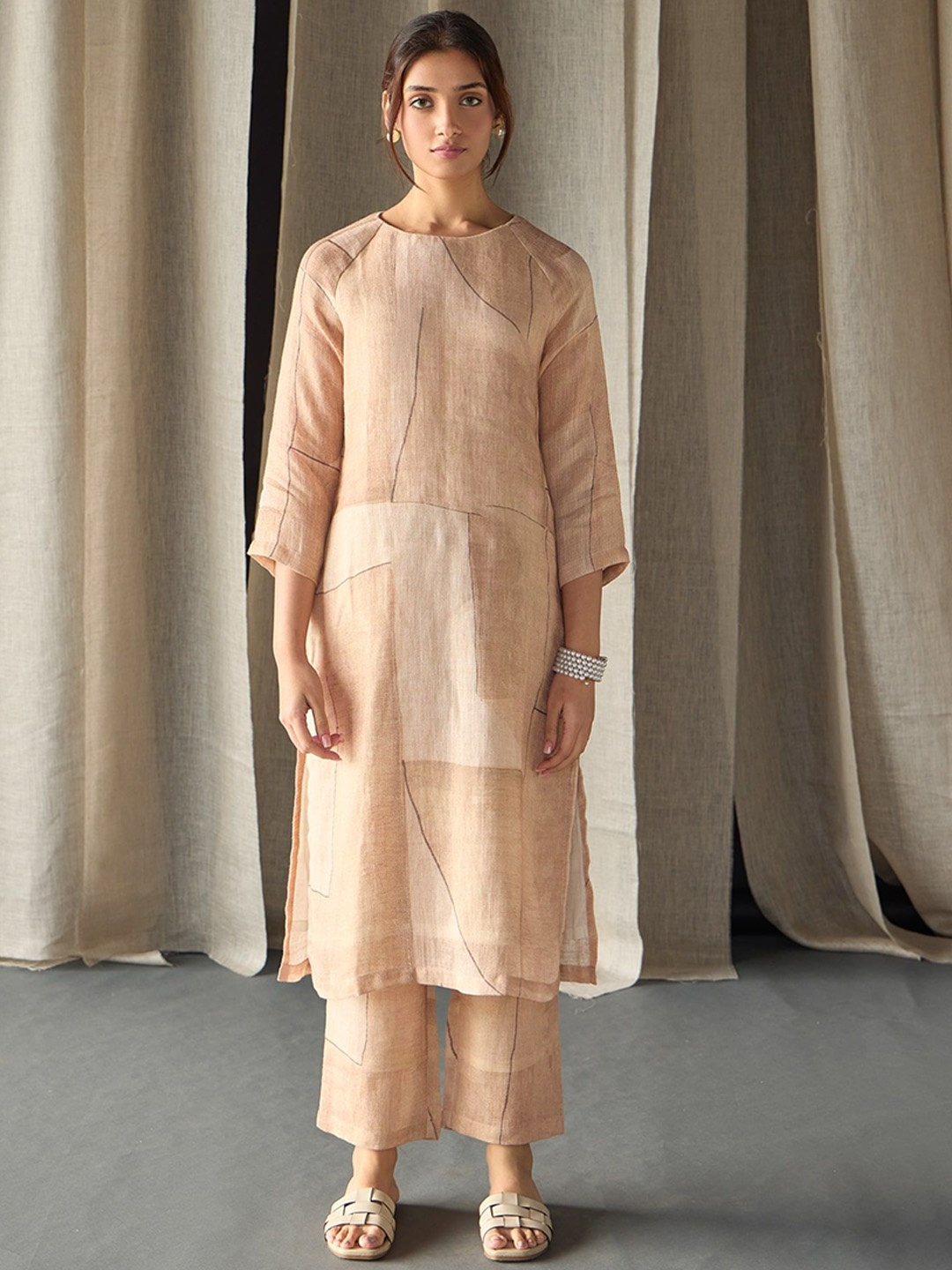 Bombay Bloom Round Neck Printed Regular Pure Hemp Straight Kurta with Trousers, Beige
Bombay Bloom Round Neck Printed Regular Pure Hemp Straight Kurta with Trousers, Beige