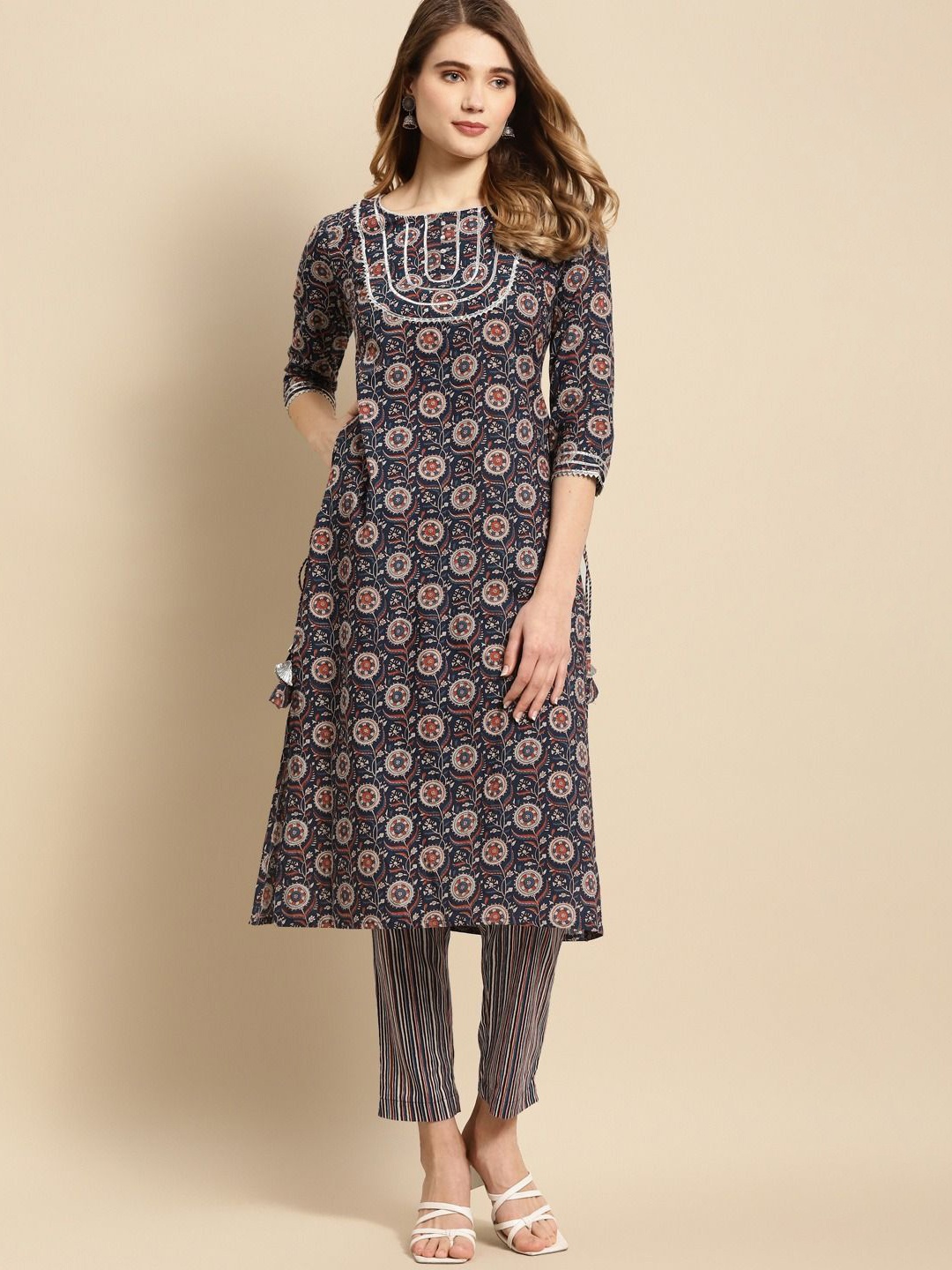 Anouk Navy Blue Ethnic Motifs Printed Gotta Patti Pure Cotton Kurta with Trouser
Anouk Navy Blue Ethnic Motifs Printed Gotta Patti Pure Cotton Kurta with Trouser