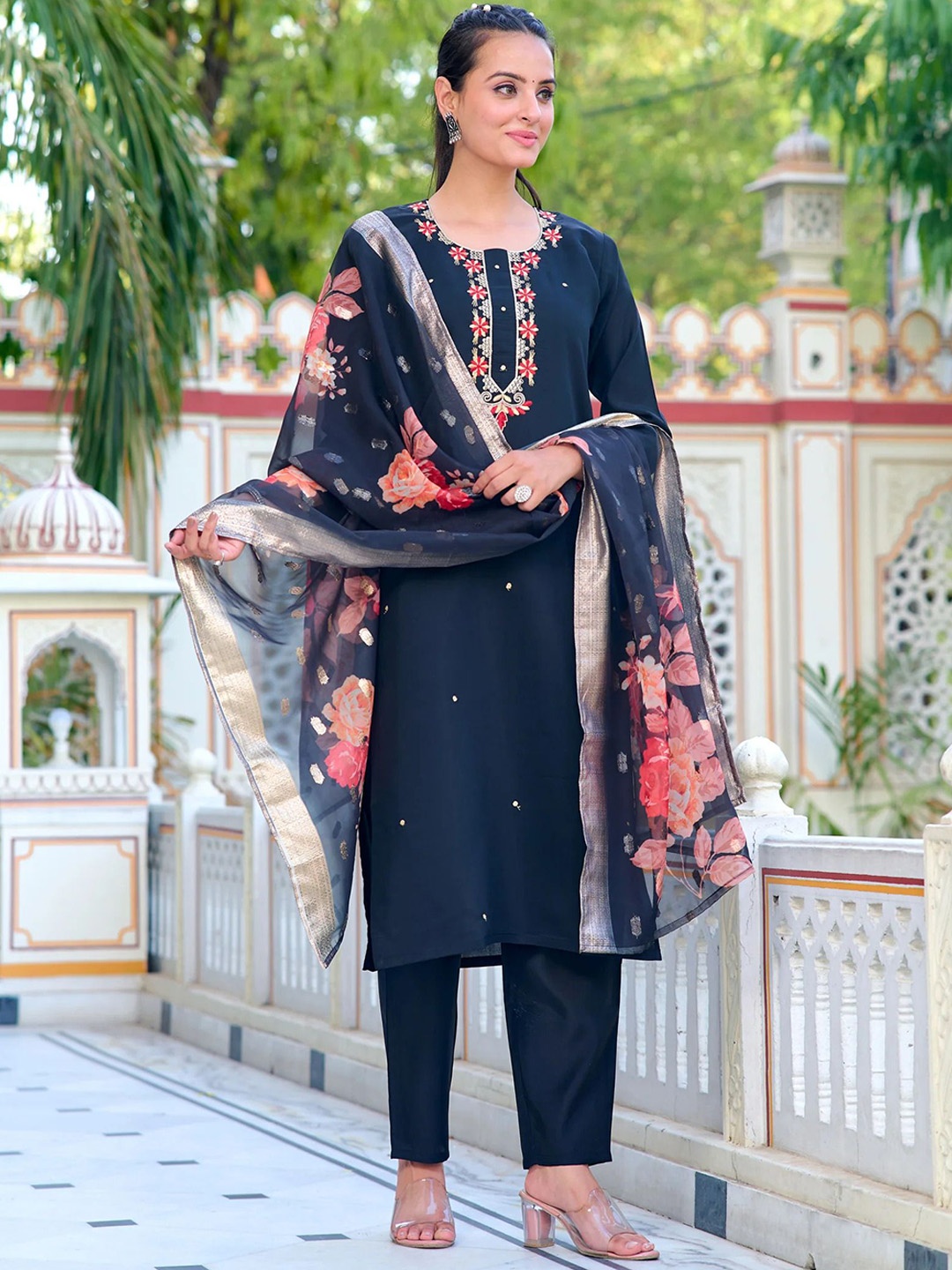 TWINS LADY Floral Embroidered Regular Chanderi Silk Kurta With Trouser With Dupatta, Black
TWINS LADY Floral Embroidered Regular Chanderi Silk Kurta With Trouser With Dupatta, Black