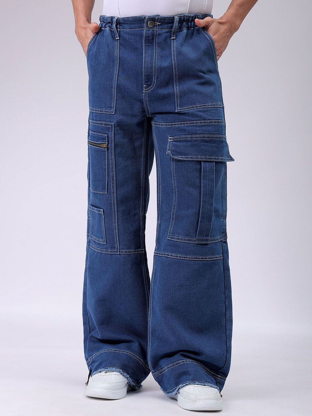 The Indian Garage Co Men Mid-Rise Clean Look Wide Leg Relaxed Baggy Fit Cargo Jeans, Blue
The Indian Garage Co Men Mid-Rise Clean Look Wide Leg Relaxed Baggy Fit Cargo Jeans, Blue