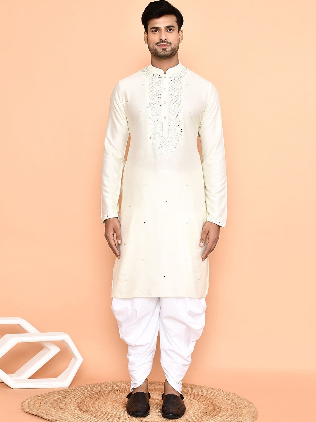 Arihant Rai Sinha Mandarin Collar Long Sleeves Regular Mirror Work Kurta With Patiala, Cream
Arihant Rai Sinha Mandarin Collar Long Sleeves Regular Mirror Work Kurta With Patiala, Cream