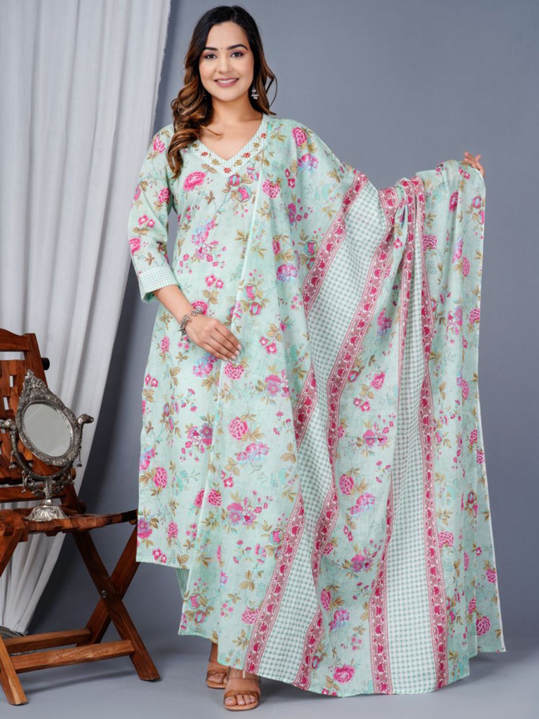 FABISTA Floral Printed Thread Work Pure Cotton Kurta with Salwar & Dupatta, Green
FABISTA Floral Printed Thread Work Pure Cotton Kurta with Salwar & Dupatta, Green