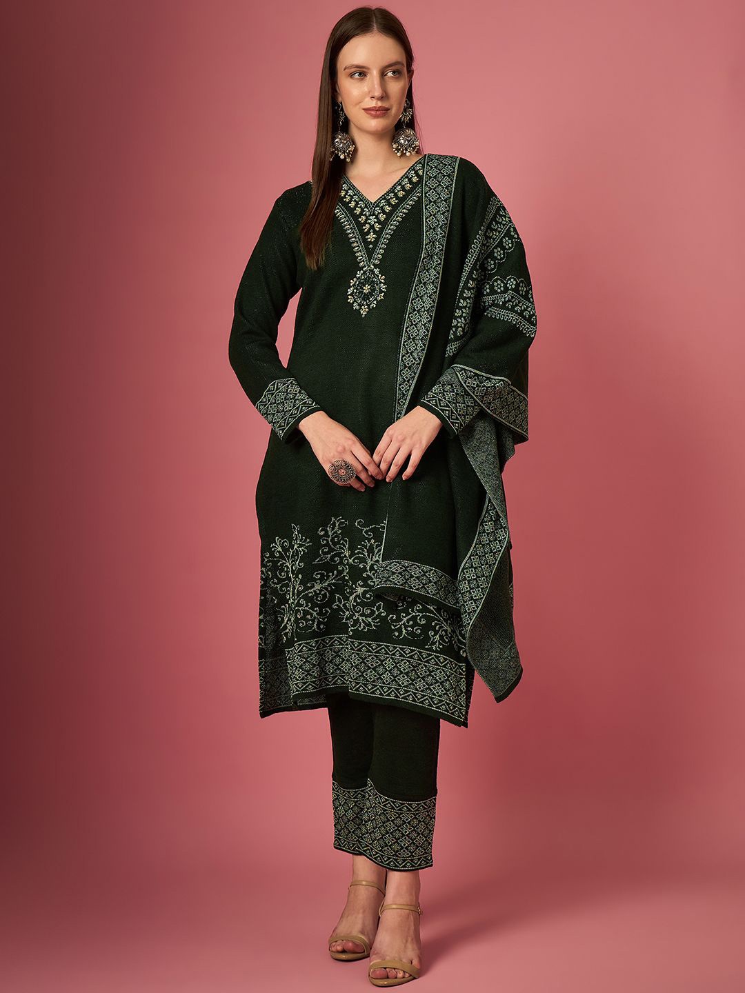 CLAPTON Floral Woven Design Long Sleeves Thread Work Kurta With Trouser With Dupatta, Green
CLAPTON Floral Woven Design Long Sleeves Thread Work Kurta With Trouser With Dupatta, Green