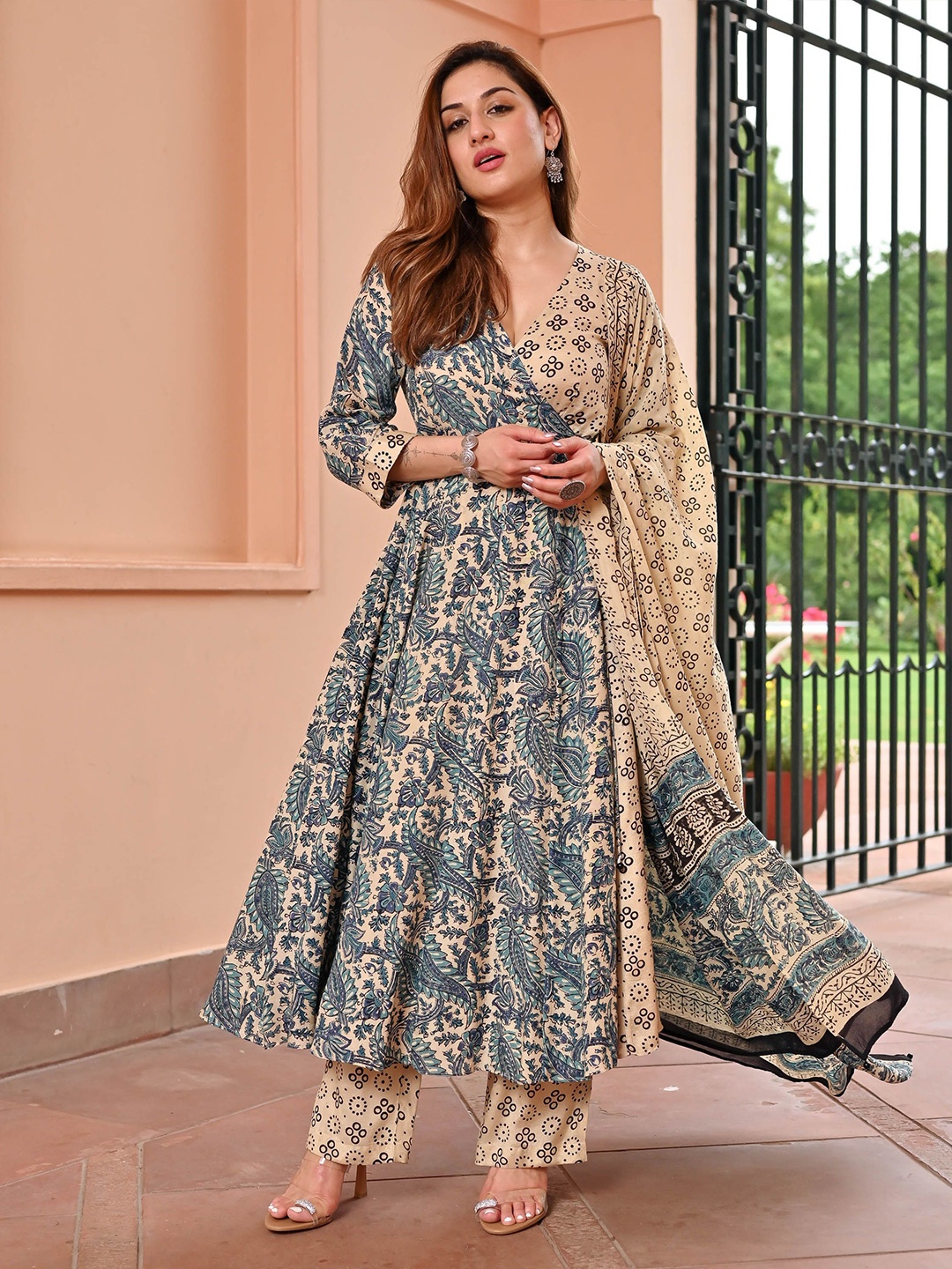 Bunaai Floral Printed Angrakha A-Line Cotton Silk Kurta with Trousers & Dupatta, Beige
Bunaai Floral Printed Angrakha A-Line Cotton Silk Kurta with Trousers & Dupatta, Beige