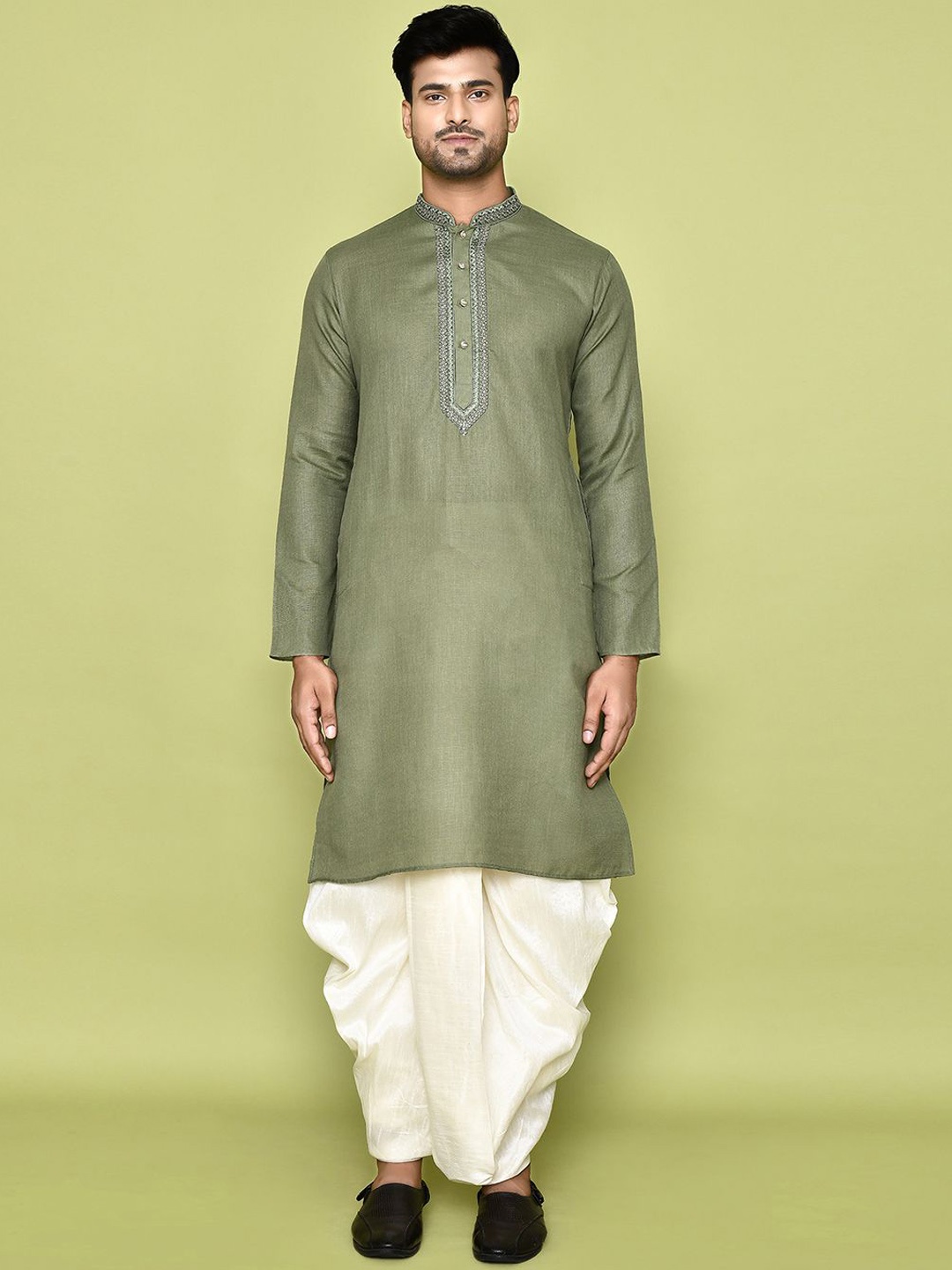 Arihant Rai Sinha Mandarin Collar Long Sleeves Thread Work Pure Cotton Kurta & Dhoti Pant, Green
Arihant Rai Sinha Mandarin Collar Long Sleeves Thread Work Pure Cotton Kurta & Dhoti Pant, Green