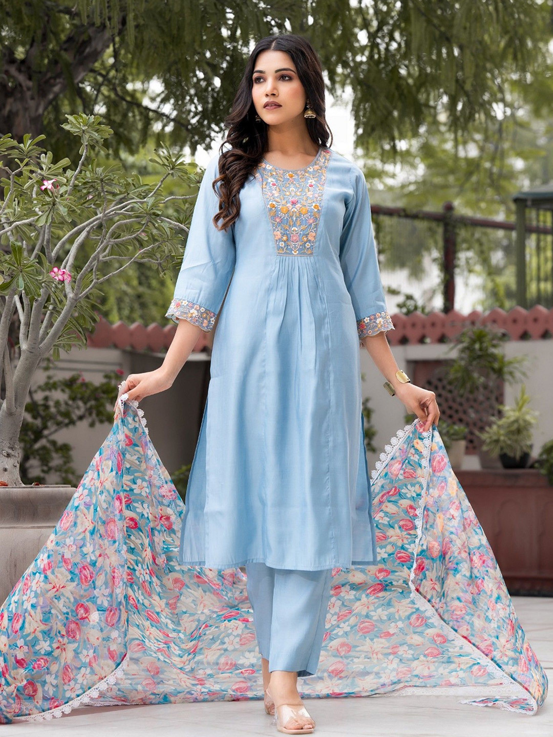 all about you Floral Embroidered Thread Work Straight Kurta with Trouser & Dupatta, Blue
all about you Floral Embroidered Thread Work Straight Kurta with Trouser & Dupatta, Blue